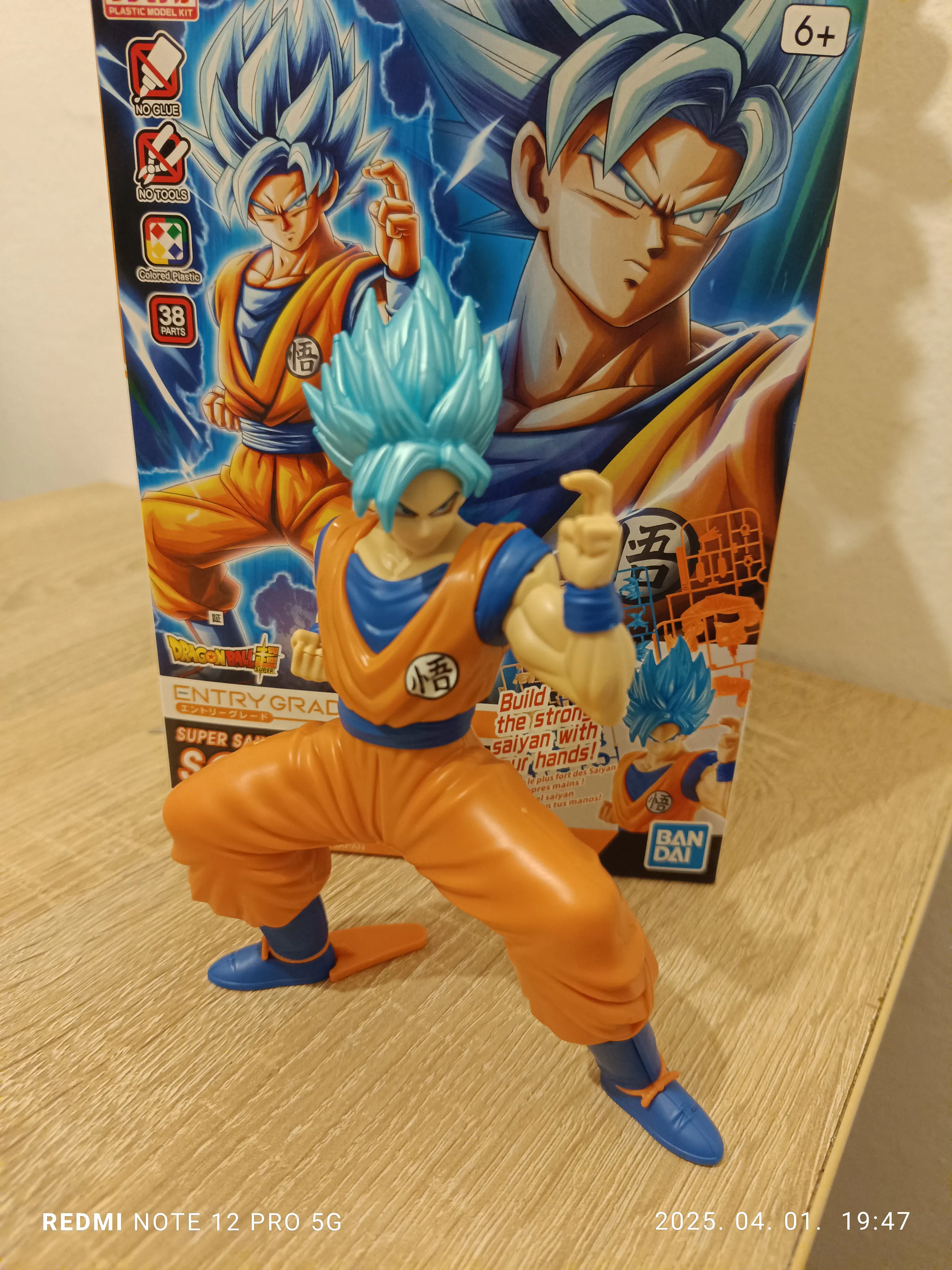 Dragon Ball Super Super Saiyan God Super Saiyan Son Goku Model Kit figurka 15 cm zdjęcie produktu