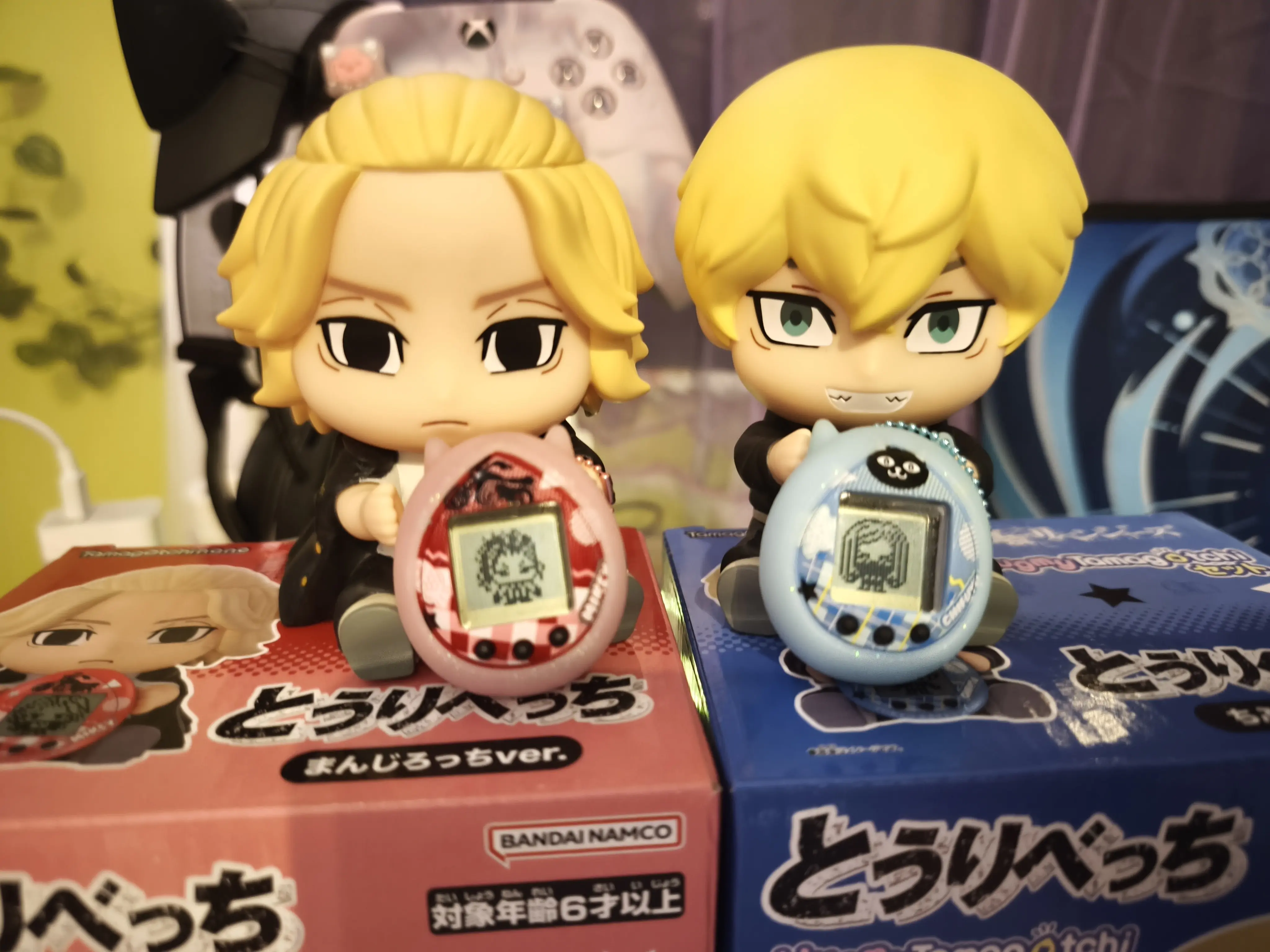 Tokyo Revengers Hugmy Tamagotchi + Figurka wspierająca Chifuyu zdjęcie produktu