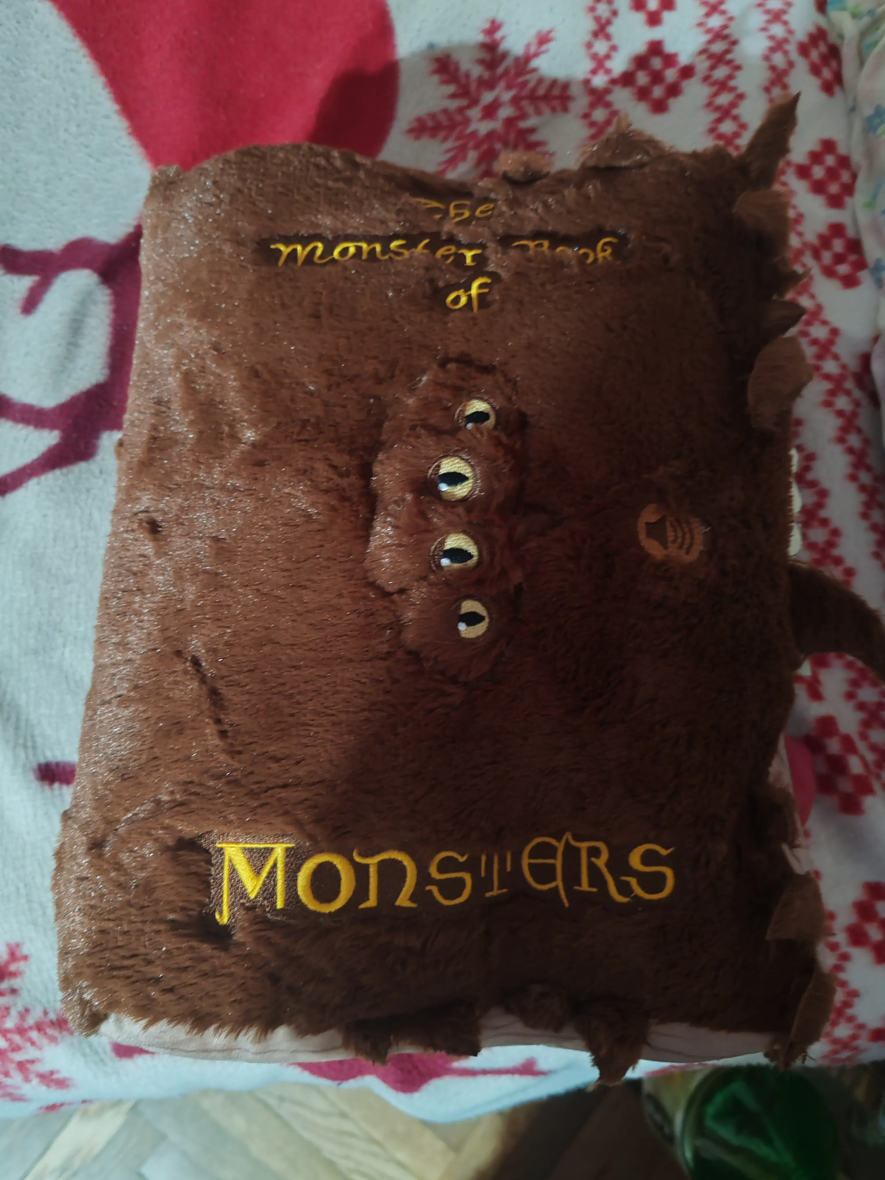 Harry Potter Pluszowa Figurka z Dźwiękiem The Monster Book Of Monsters 32 cm zdjęcie produktu