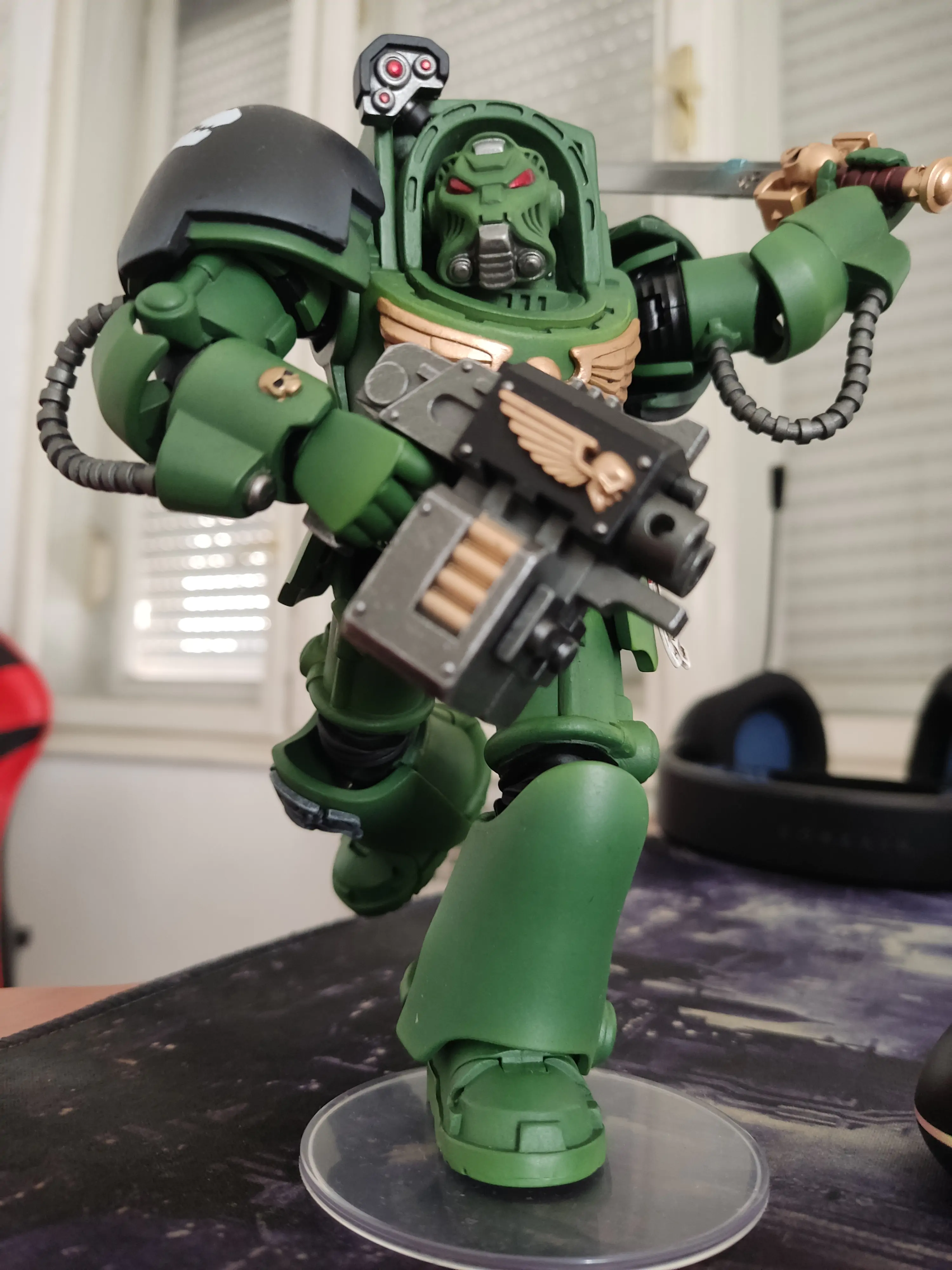 Warhammer 40,000 Figurka Akcji Salamanders Terminator 1 z Power Sword i Storm Bolter 14 cm zdjęcie produktu