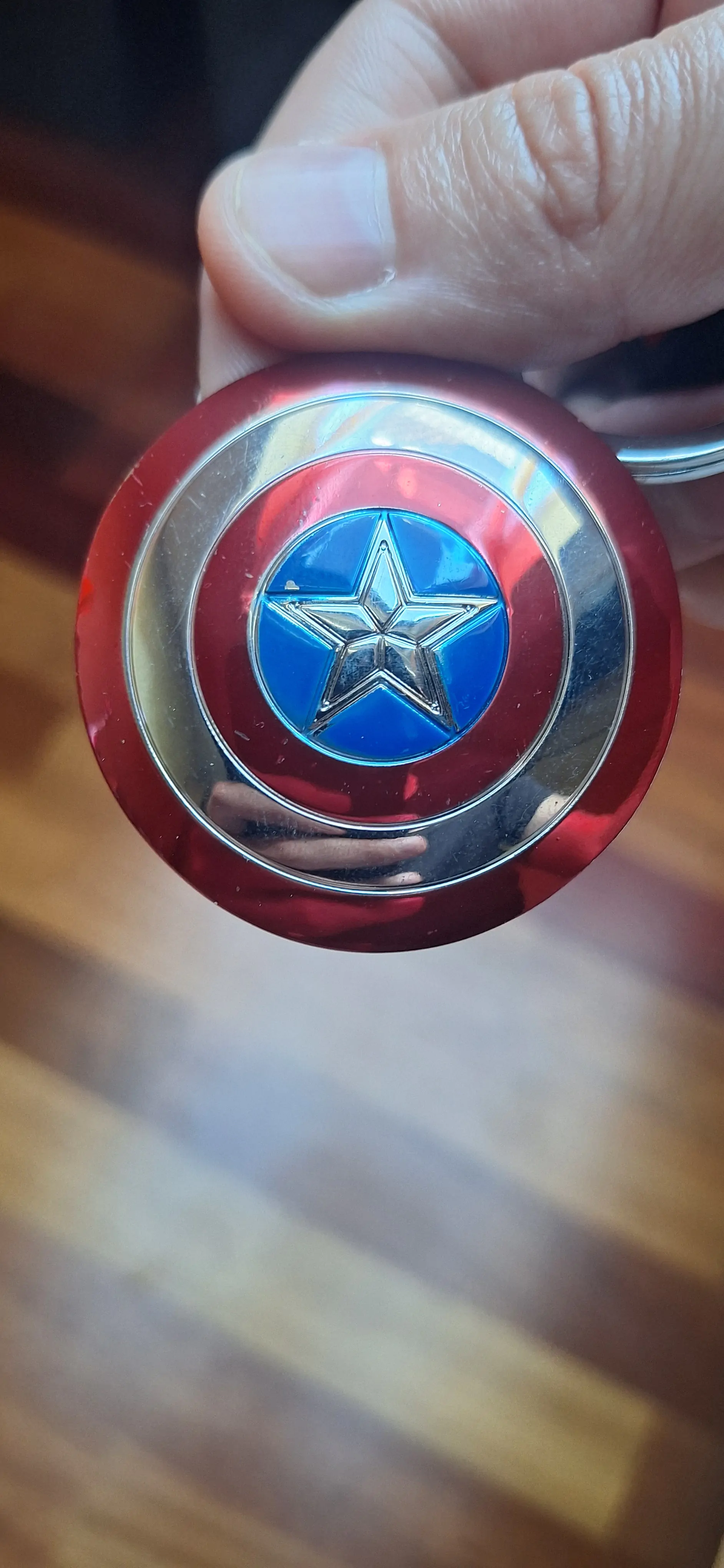 Marvel Metalowy Brelok Captain America Shield zdjęcie produktu