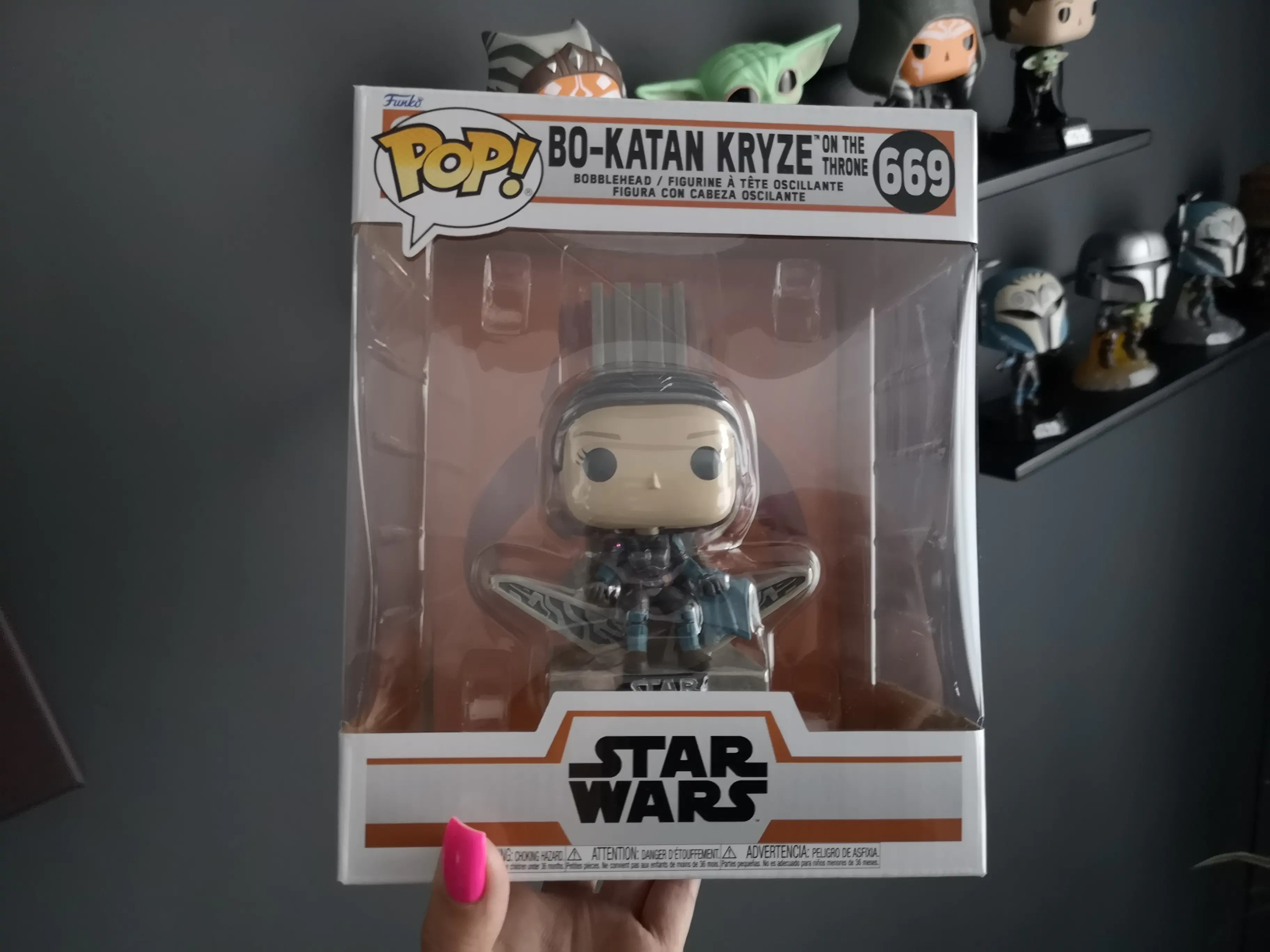 Star Wars: The Mandalorian POP! Deluxe Figurka Vinyl Bo Katan z Tronem 9 cm zdjęcie produktu