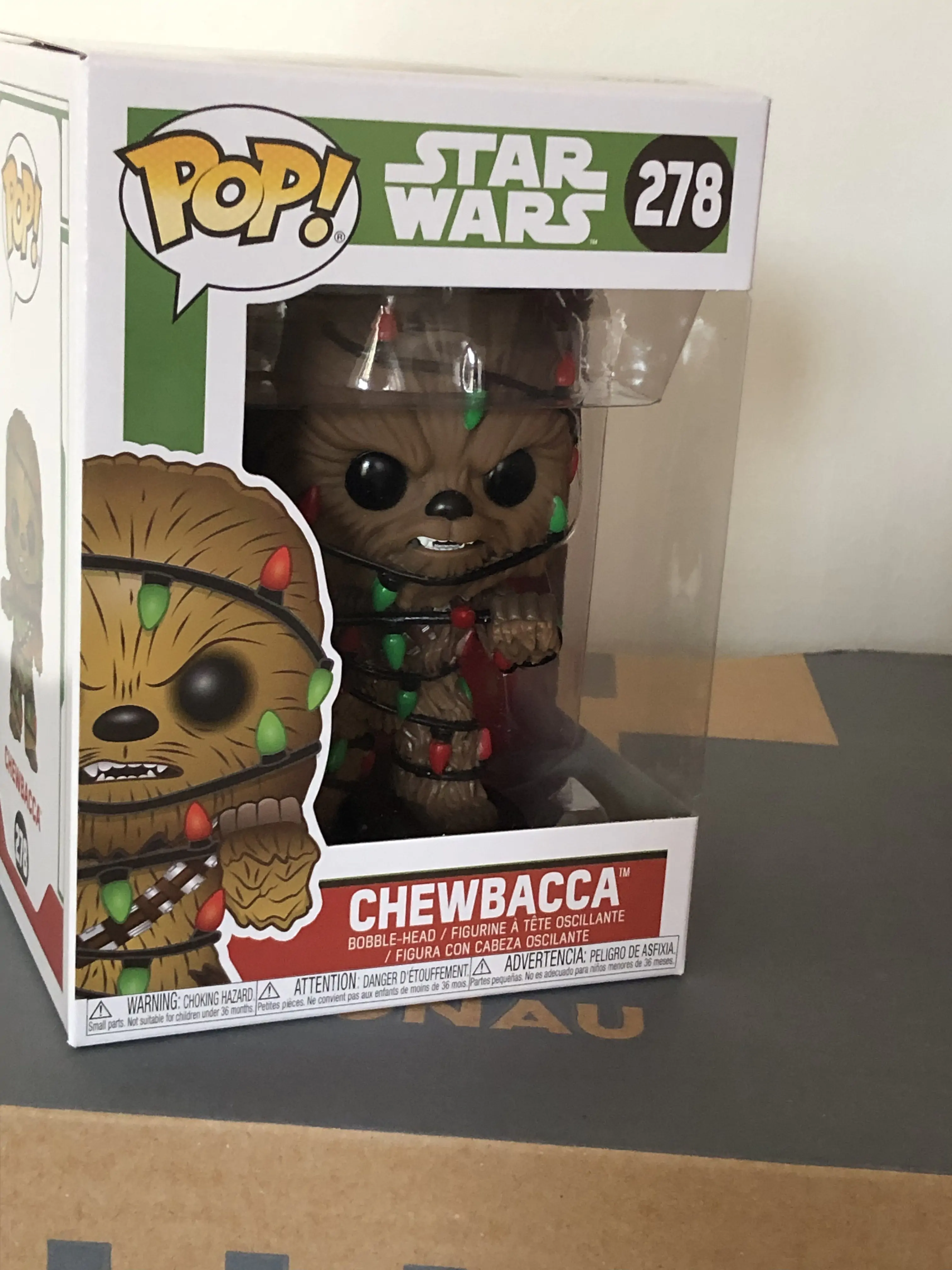 Figurka POP Star Wars Holiday Chewie ze Światełkami zdjęcie produktu
