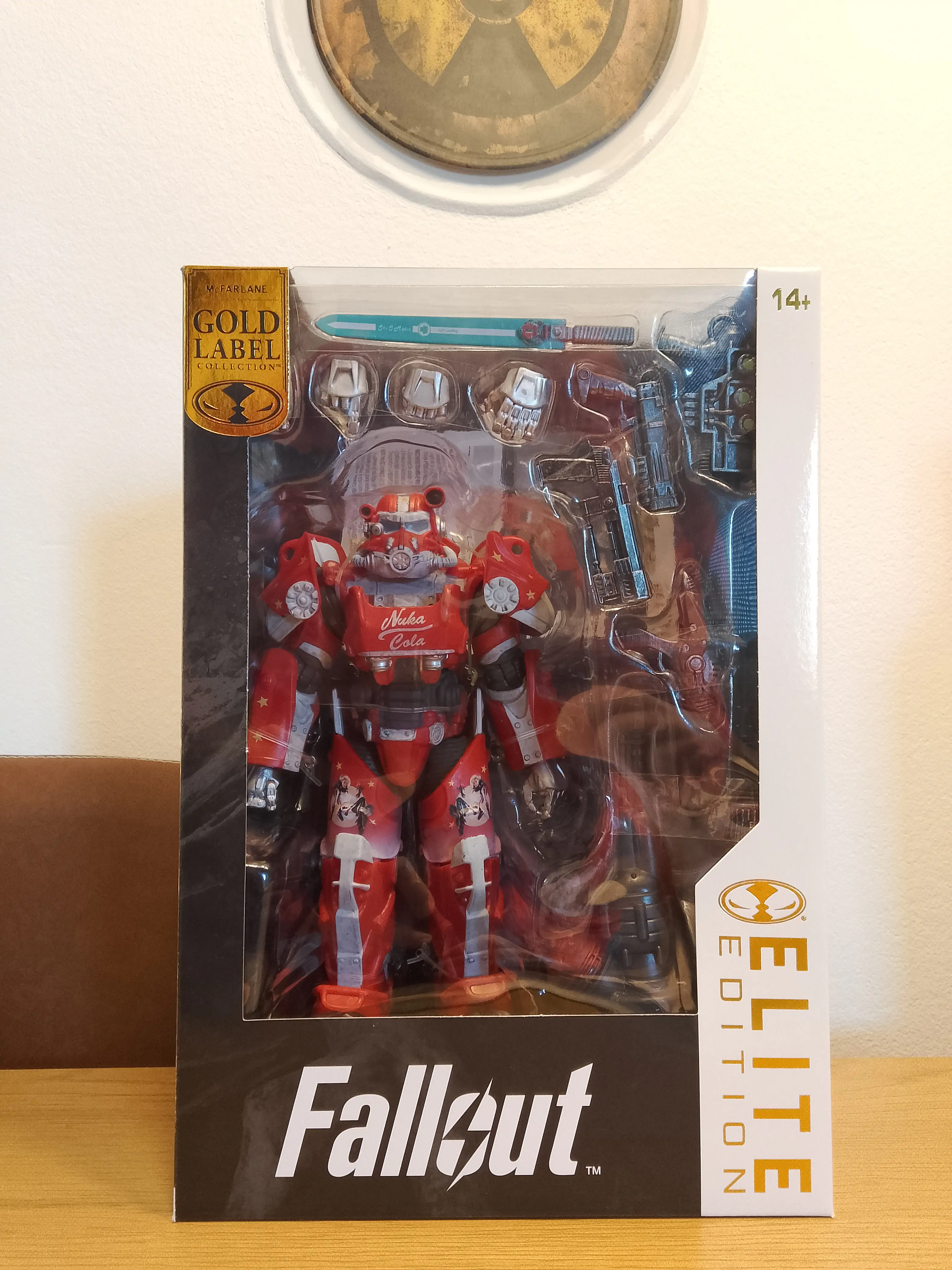 Fallout McFarlane Elite Edition Figurka Fallout 76 Nuka Cola T-60 (Gold Label) 19 cm zdjęcie produktu