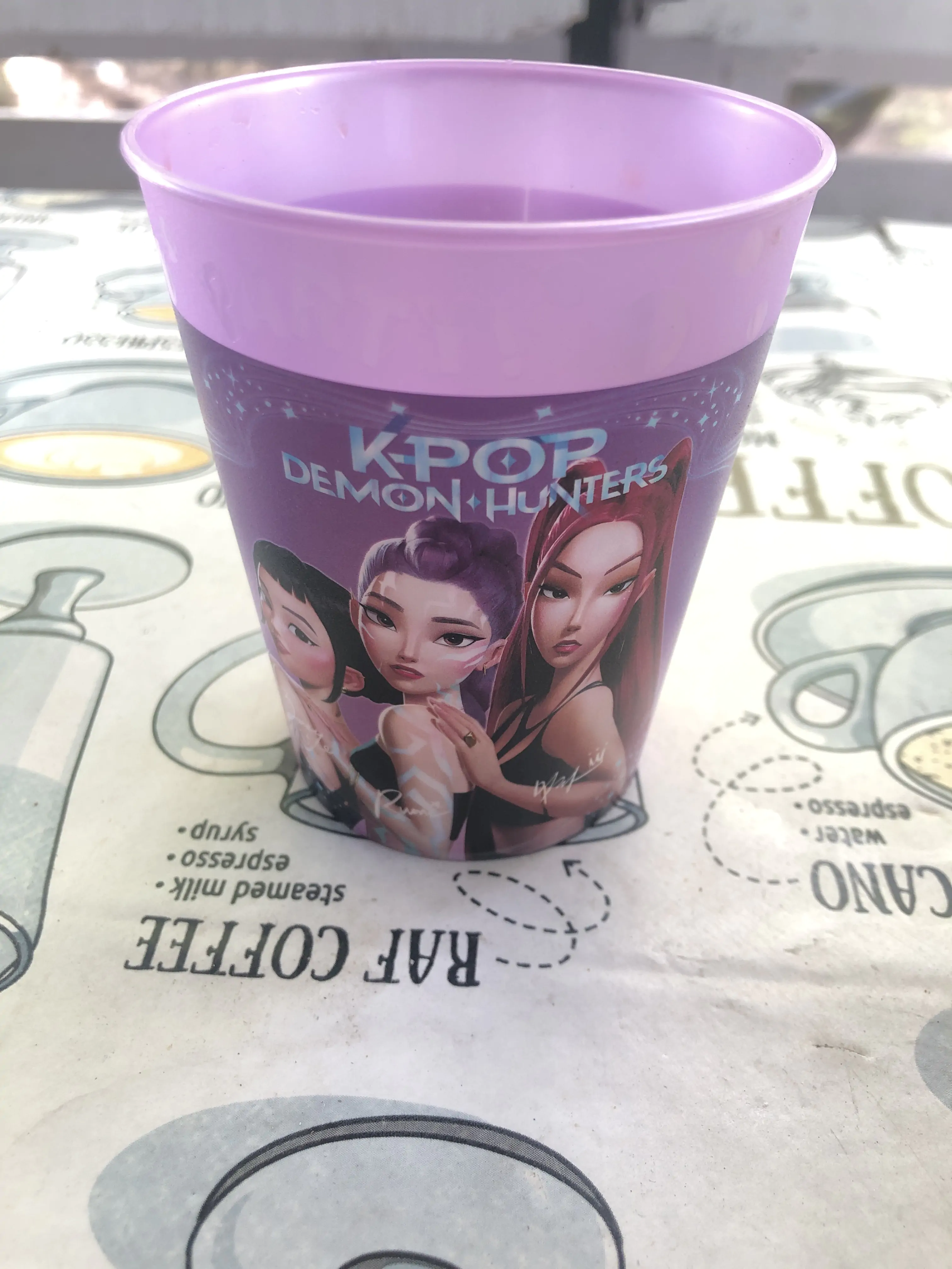 Zestaw 4 plastikowych kubków K-pop Demon Hunters, 250 ml zdjęcie produktu