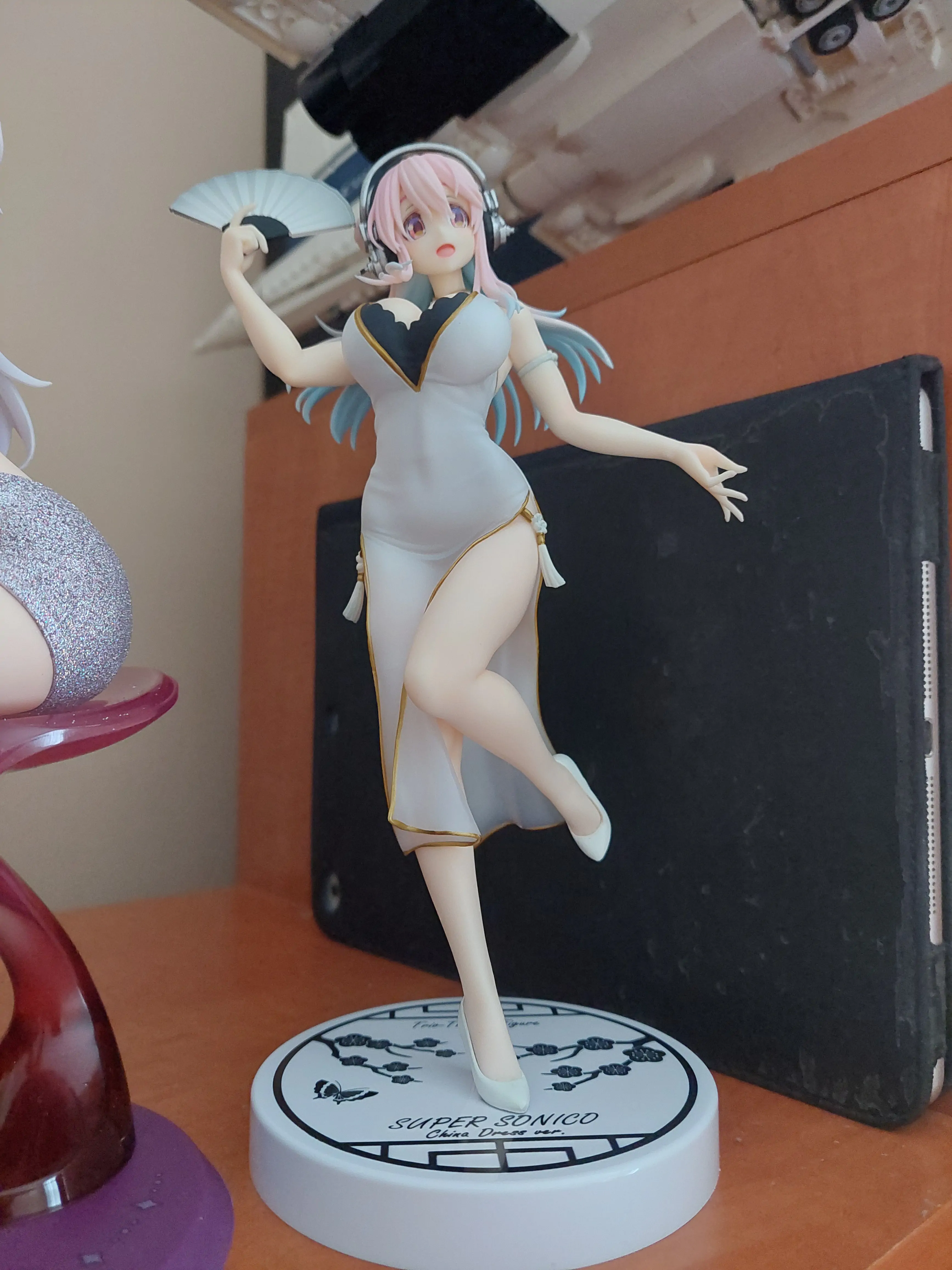 Super Sonico Trio-Try-iT Statuetka z PCV White China Dress Ver. 21 cm zdjęcie produktu