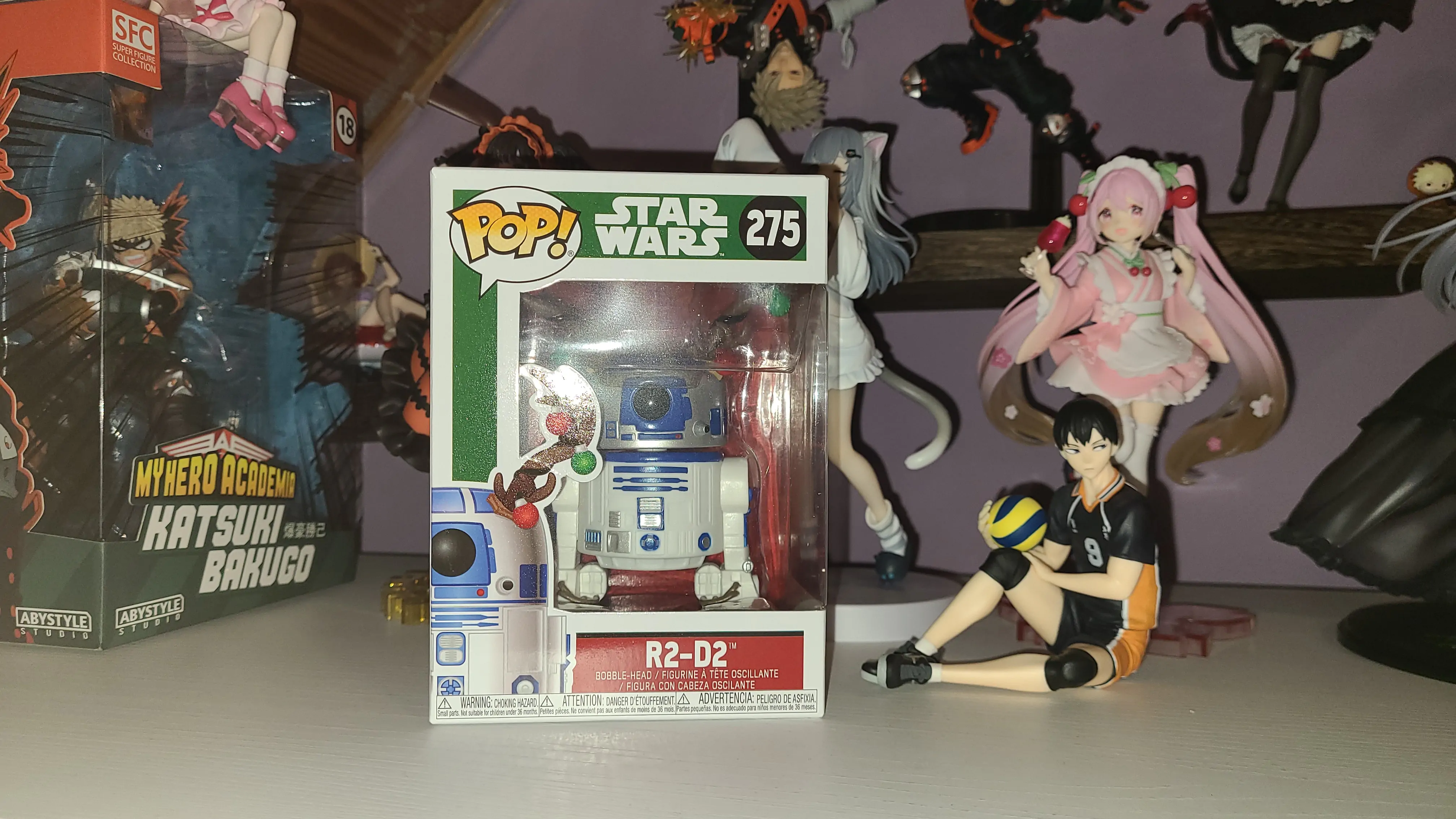Figurka POP Star Wars Holiday R2-D2 z Rogami zdjęcie produktu