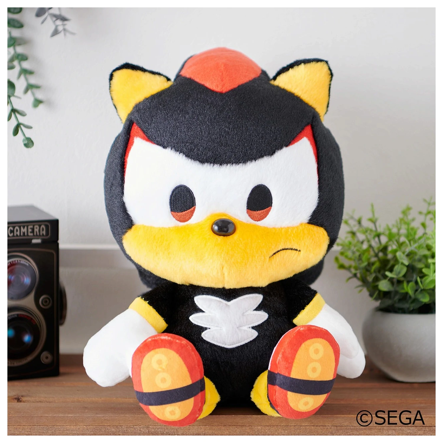 SONIC & FRIENDS Pluszowa zabawka Shadow 23 cm zdjęcie produktu