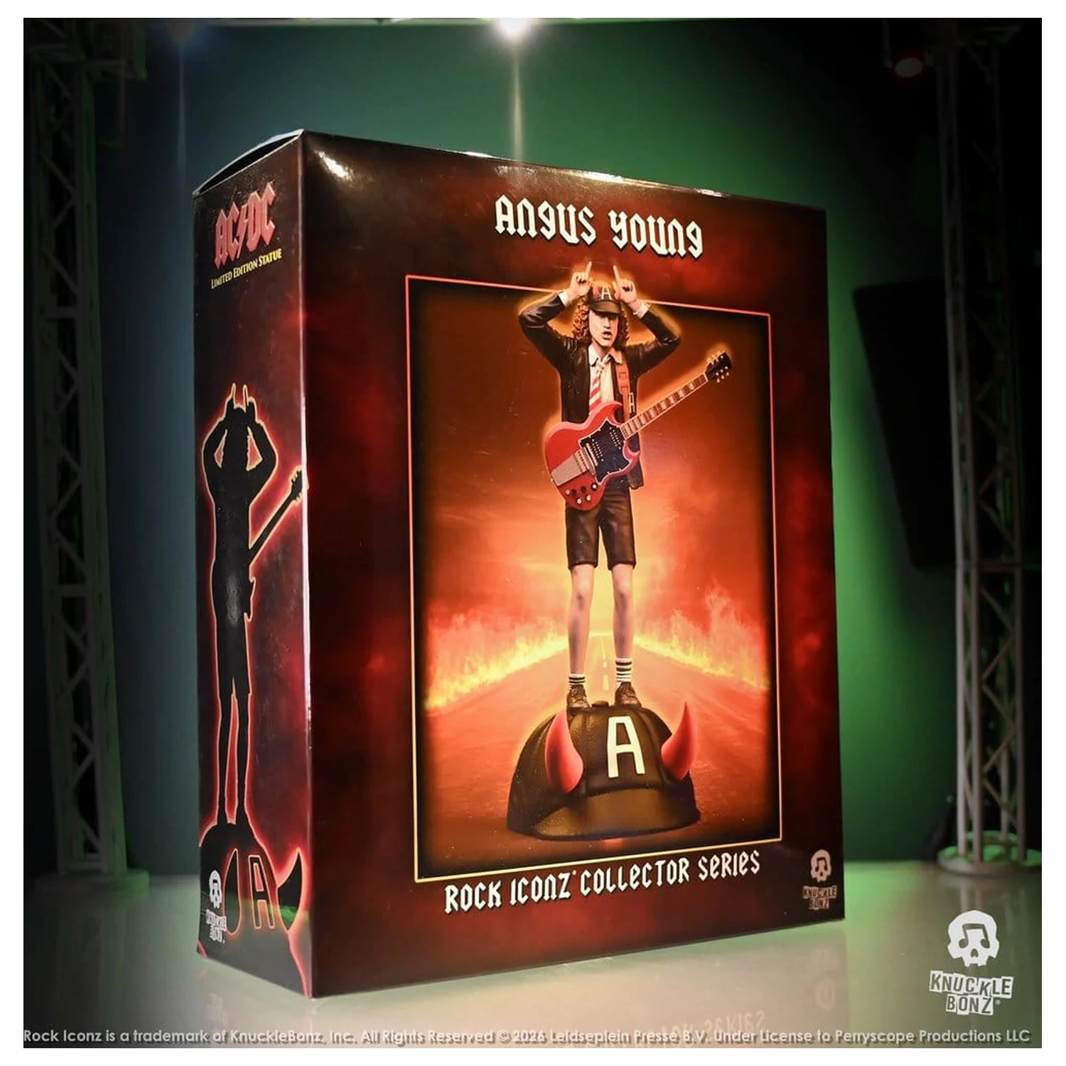 AC/DC Rock Iconz Figurka Angus Young IV 23 cm zdjęcie produktu