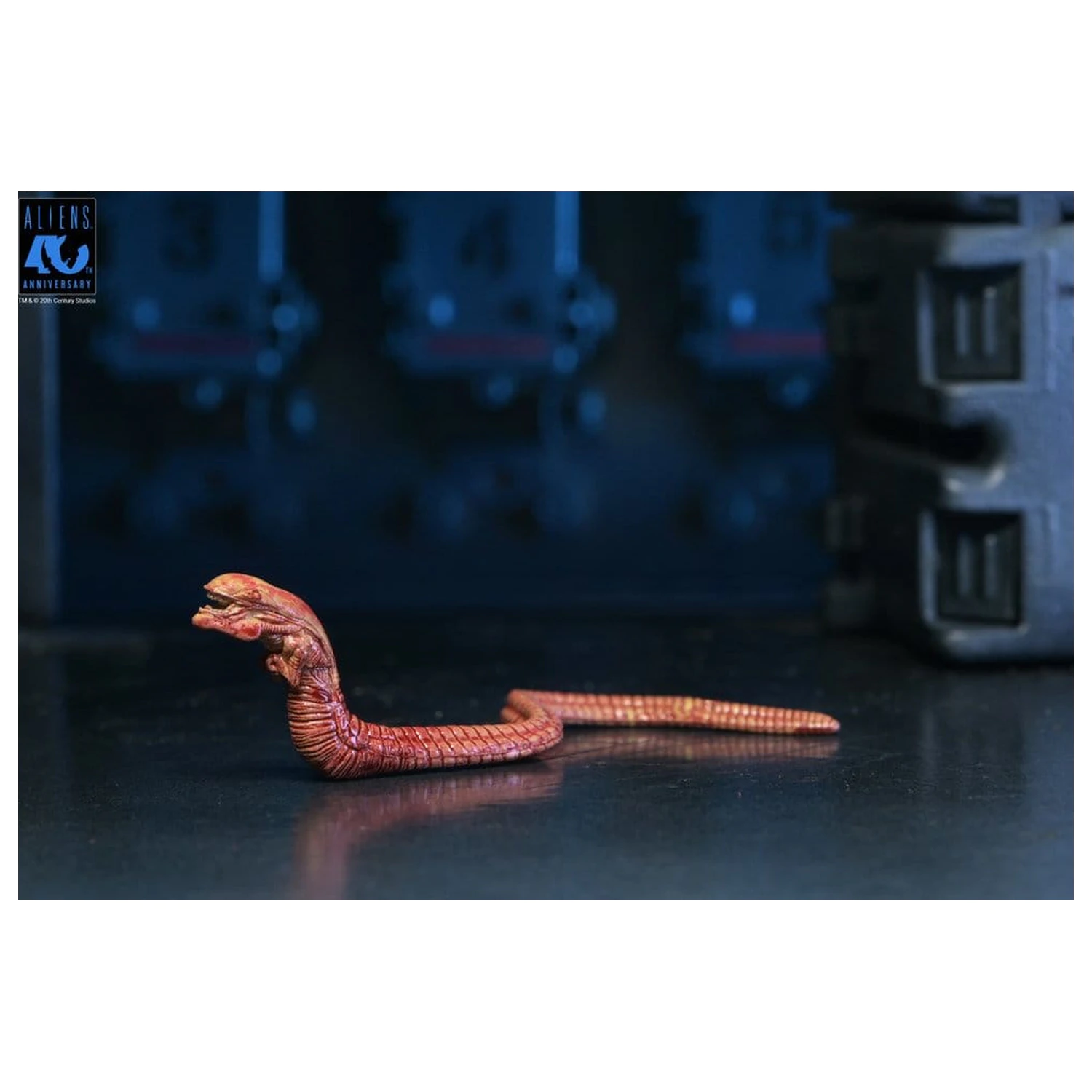 Aliens Ultimate Figurka akcji Warrior (1986) Xenomorph Black (40th Anniversary) 23 cm zdjęcie produktu
