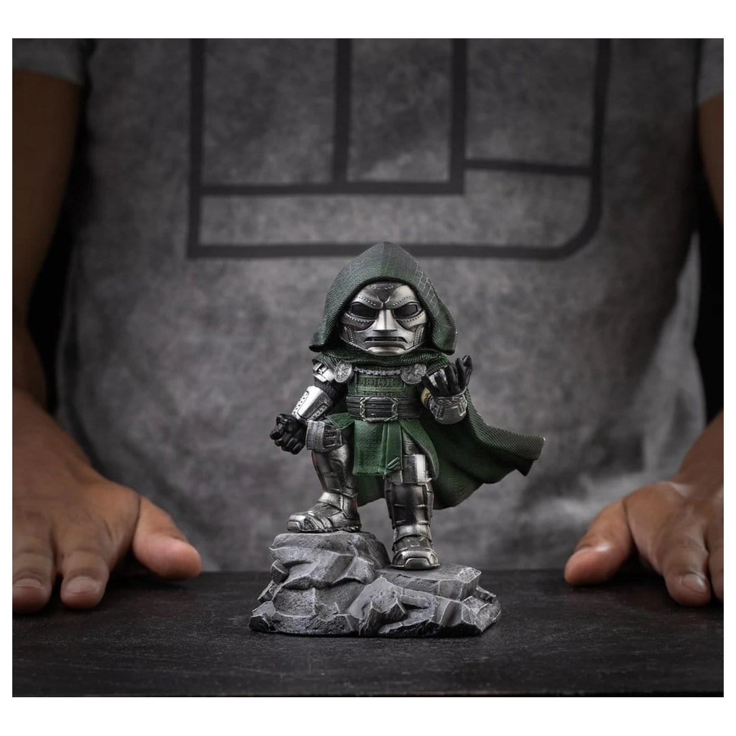 Avengers: Doomsday MiniCo Statue Doctor Doom 15 cm zdjęcie produktu