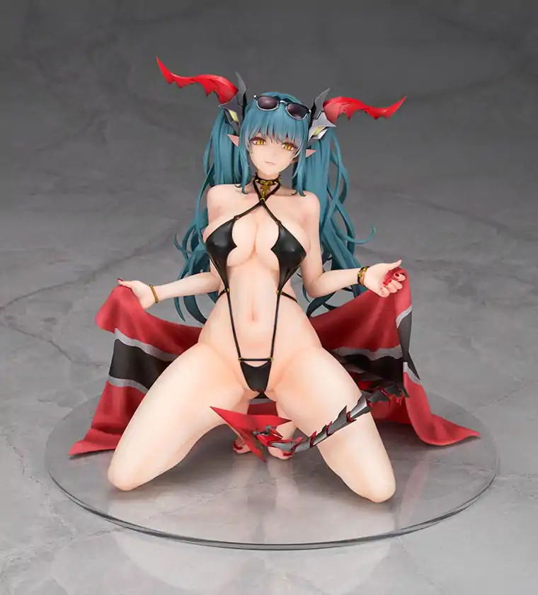 Azur Lane PVC Figurka 1/7 Regensburg Dark Dragon and the Coast of Light Ver. 16 cm zdjęcie produktu