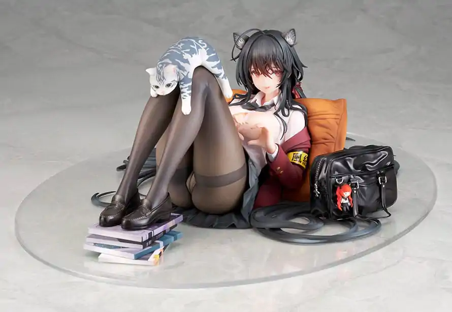 Azur Lane PVC Statuetka 1/7 Taiho Sweet Time After School Ver. 32 cm zdjęcie produktu