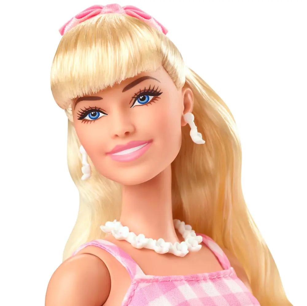 Lalka Barbie z filmu Barbie w różowej sukience w kratkę gingham [USZKODZONE OPAKOWANIE] zdjęcie produktu