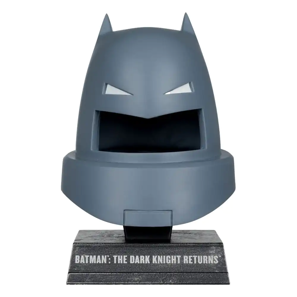 Batman DC Direct Mini Replika w skali 1/3 Kaptur Armoured Batman (Dark Knight Returns) 18 cm zdjęcie produktu