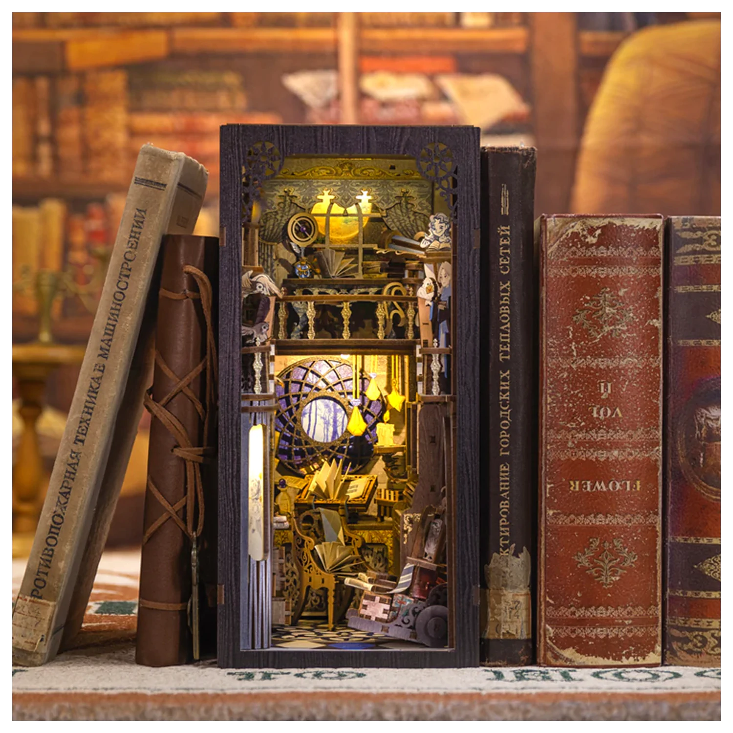 BOOK NOOK ZESTAW Zrób-To-Sam Nebula Common Room 350 elementów + zestaw konstrukcyjny ze światłem LED zdjęcie produktu