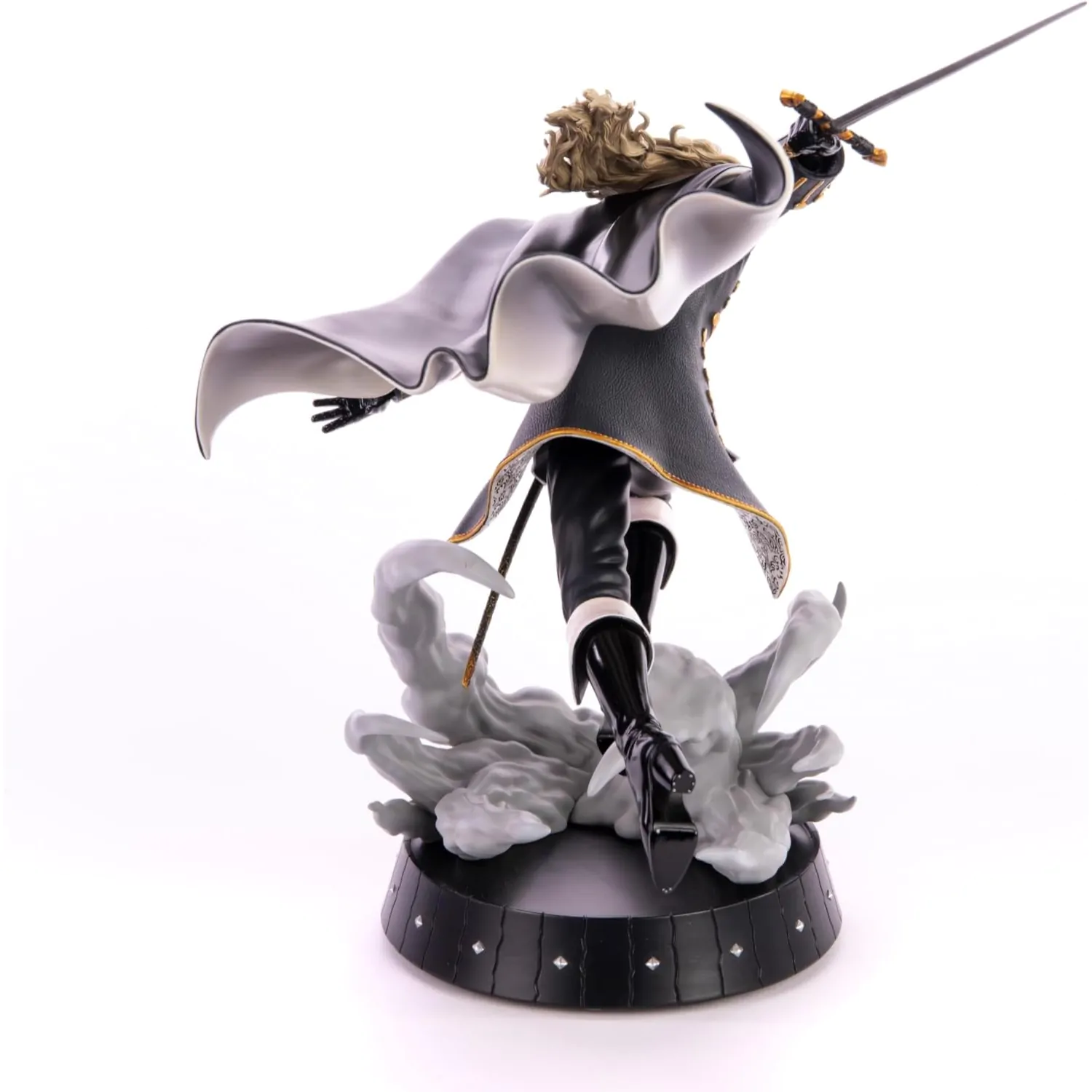 Statua Castlevania Symphony of the Night Dash Attack Alucard 30 cm zdjęcie produktu