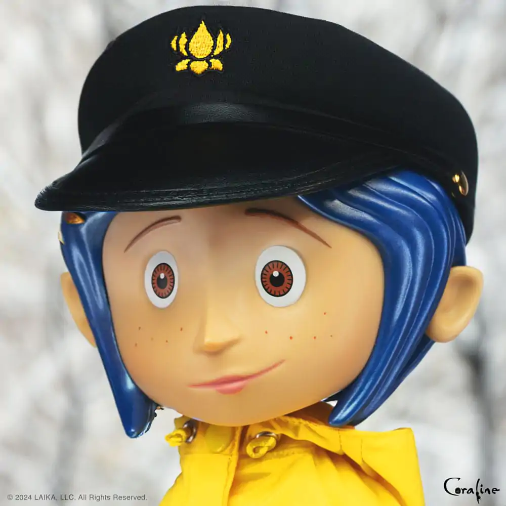 Coraline Supersize Winylowa Figurka Akcji Coraline z Kapeluszem (Button Eyes) 40 cm zdjęcie produktu