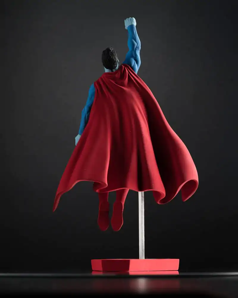 DC Direct Statue 1/10 Superman Red and Blue: Superman autorstwa Gary'ego Franka Edycja Limitowana 26 cm zdjęcie produktu