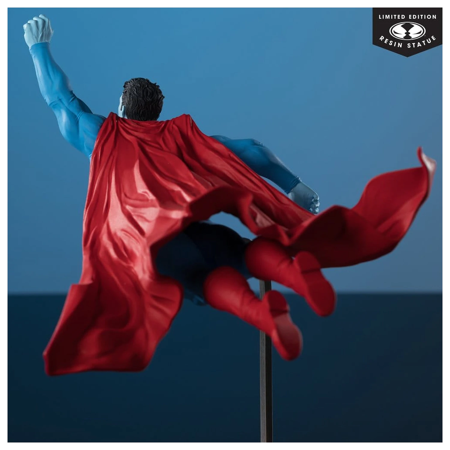 DC Direct Superman Red & Blue Statuetka 1/10 Superman by Lee Bermejo 26 cm zdjęcie produktu