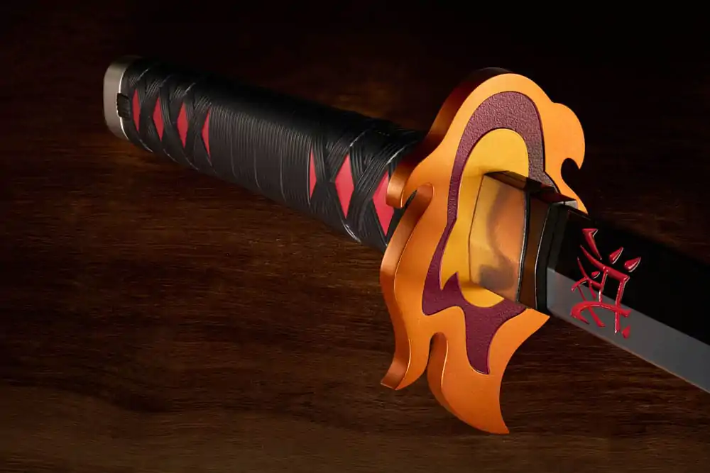 Demon Slayer: Kimetsu no Yaiba Proplica Replika 1/1 Nichirin Sword (Tanjiro Kamado) Kyojuro Rengoku´s Sword Guard Ver. 88 cm zdjęcie produktu