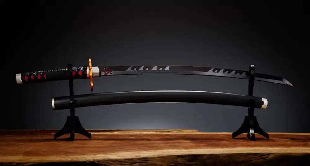 Demon Slayer: Kimetsu no Yaiba Proplica Replika 1/1 Nichirin Sword (Tanjiro Kamado) Kyojuro Rengoku´s Sword Guard Ver. 88 cm zdjęcie produktu