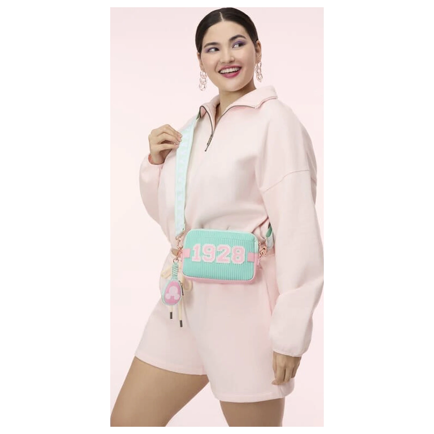 Disney by Loungefly Torba Sling Bag z Portmonetką Mickey & Friends Tennis zdjęcie produktu