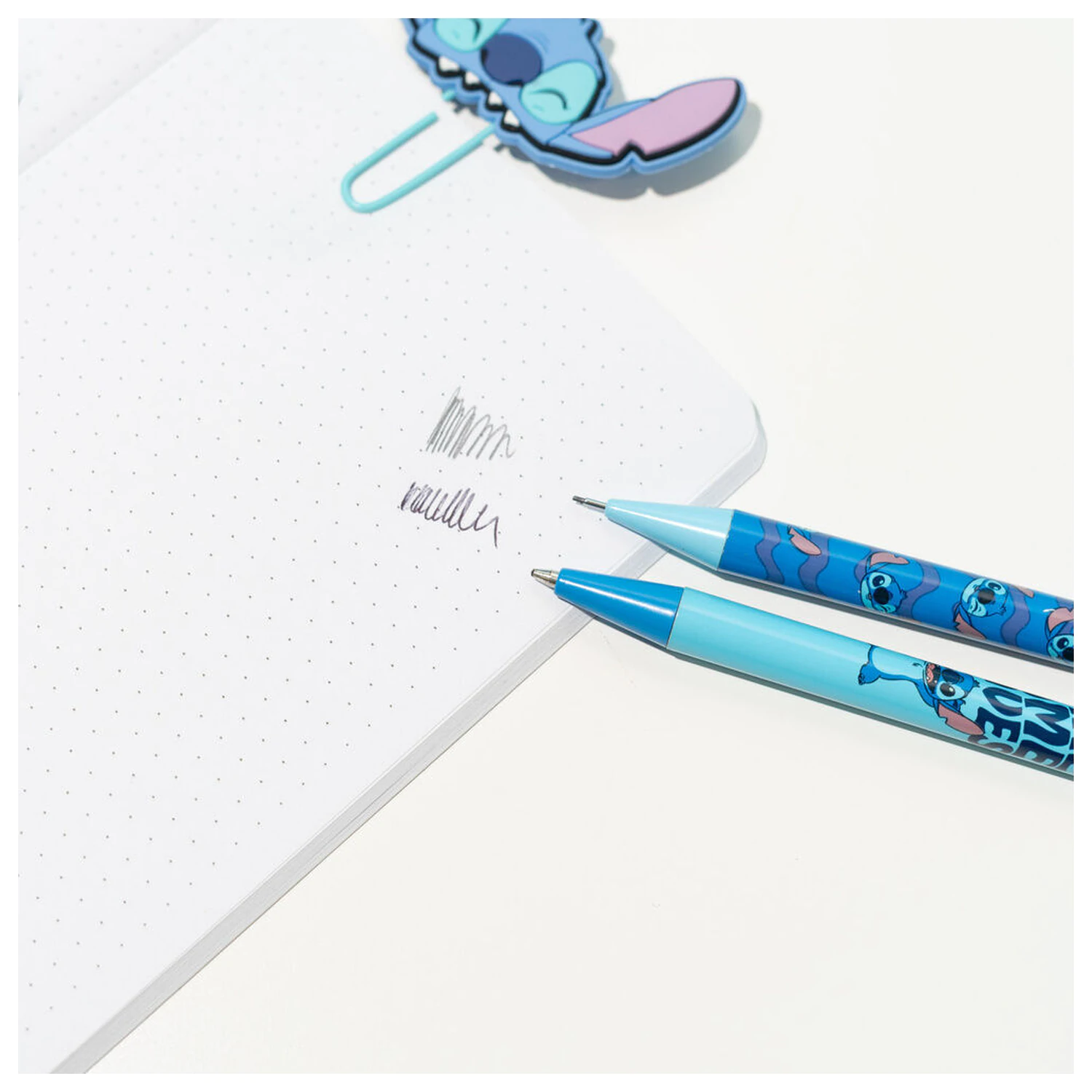 Disney Stitch zestaw ołówek, długopis i akrylowa podstawka zdjęcie produktu