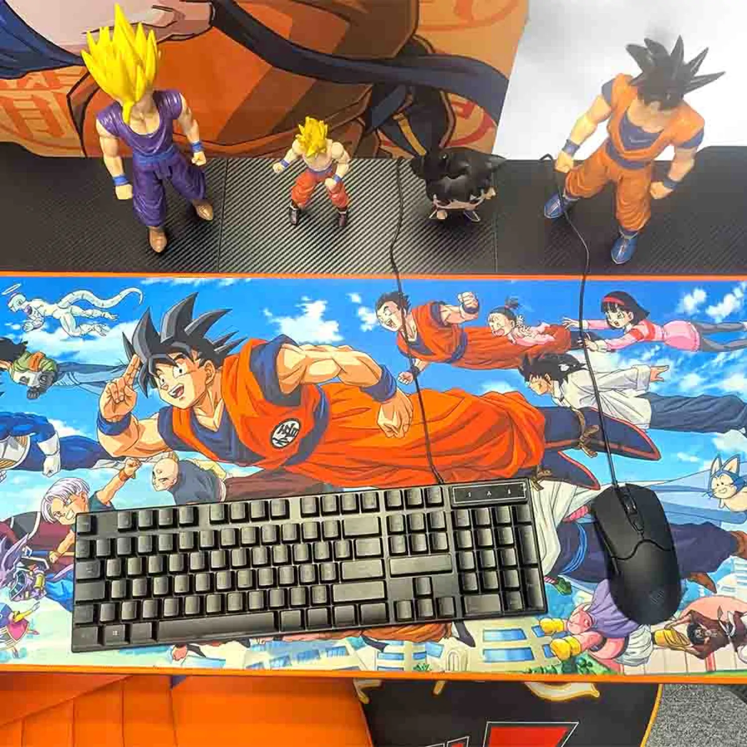 Podkładka na biurko Dragon Ball Z XXL Przyjaciele Goku zdjęcie produktu