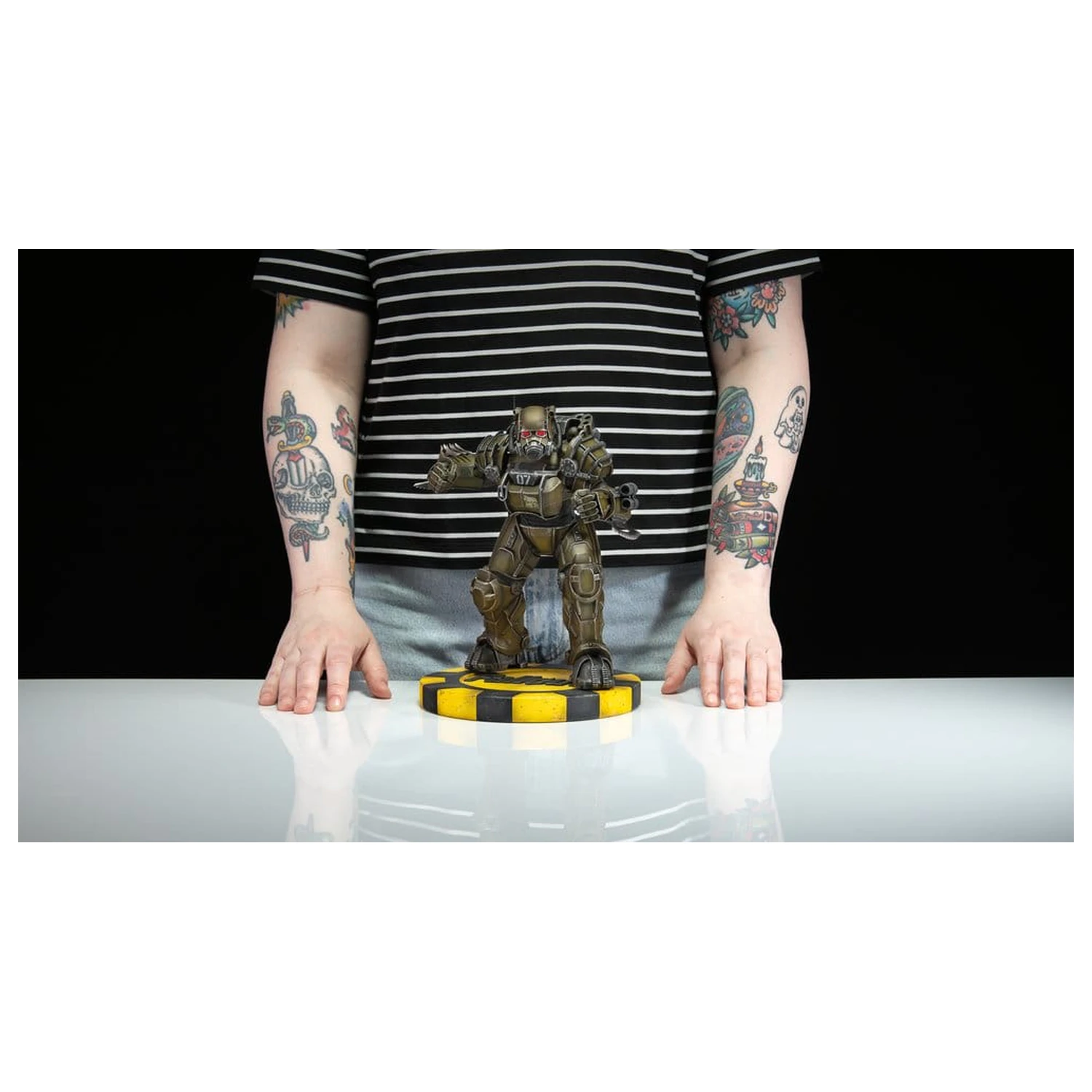 Fallout (Amazon) figurka z PVC NCR Power Armor 25 cm zdjęcie produktu