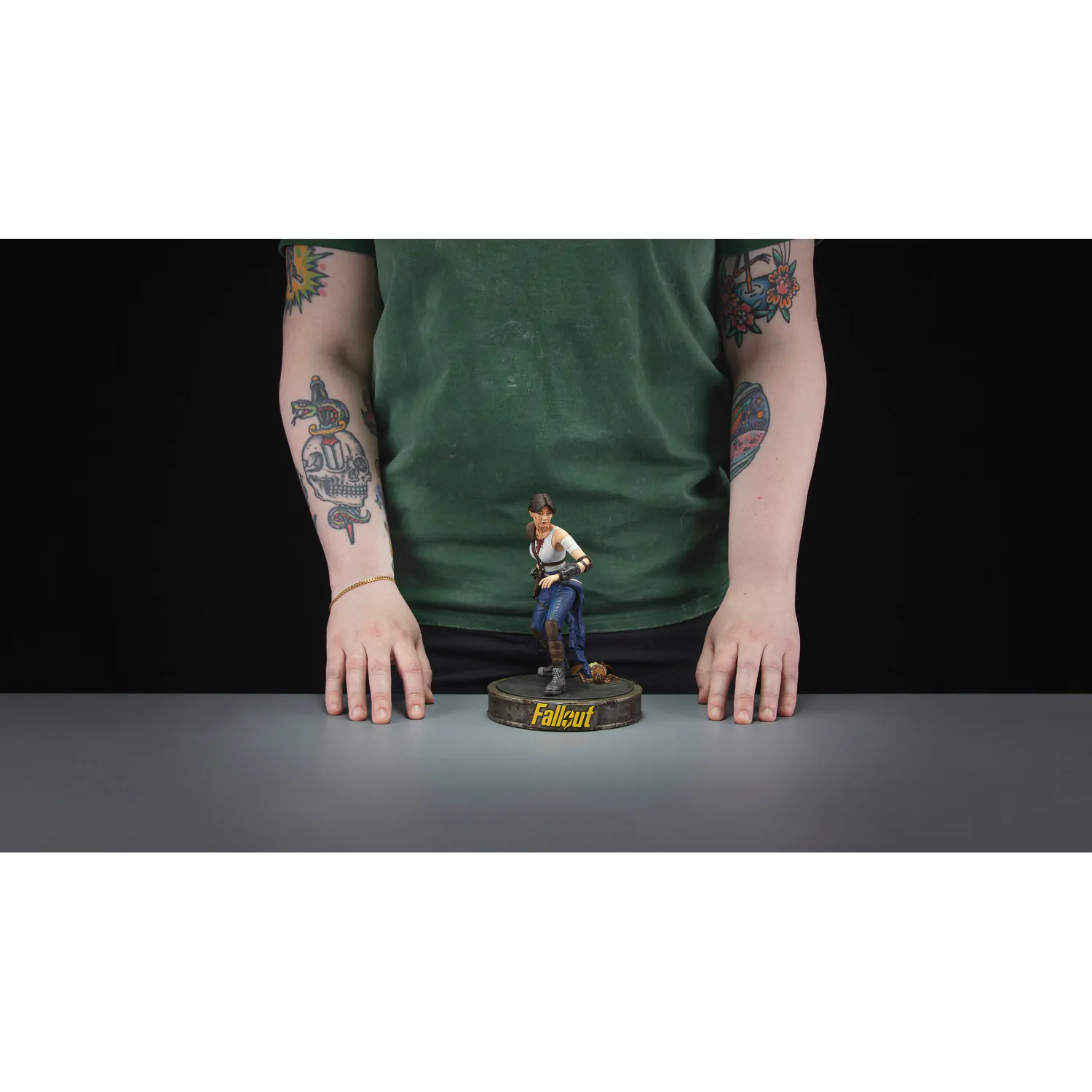 Fallout PVC Statuetka Lucy 18 cm zdjęcie produktu