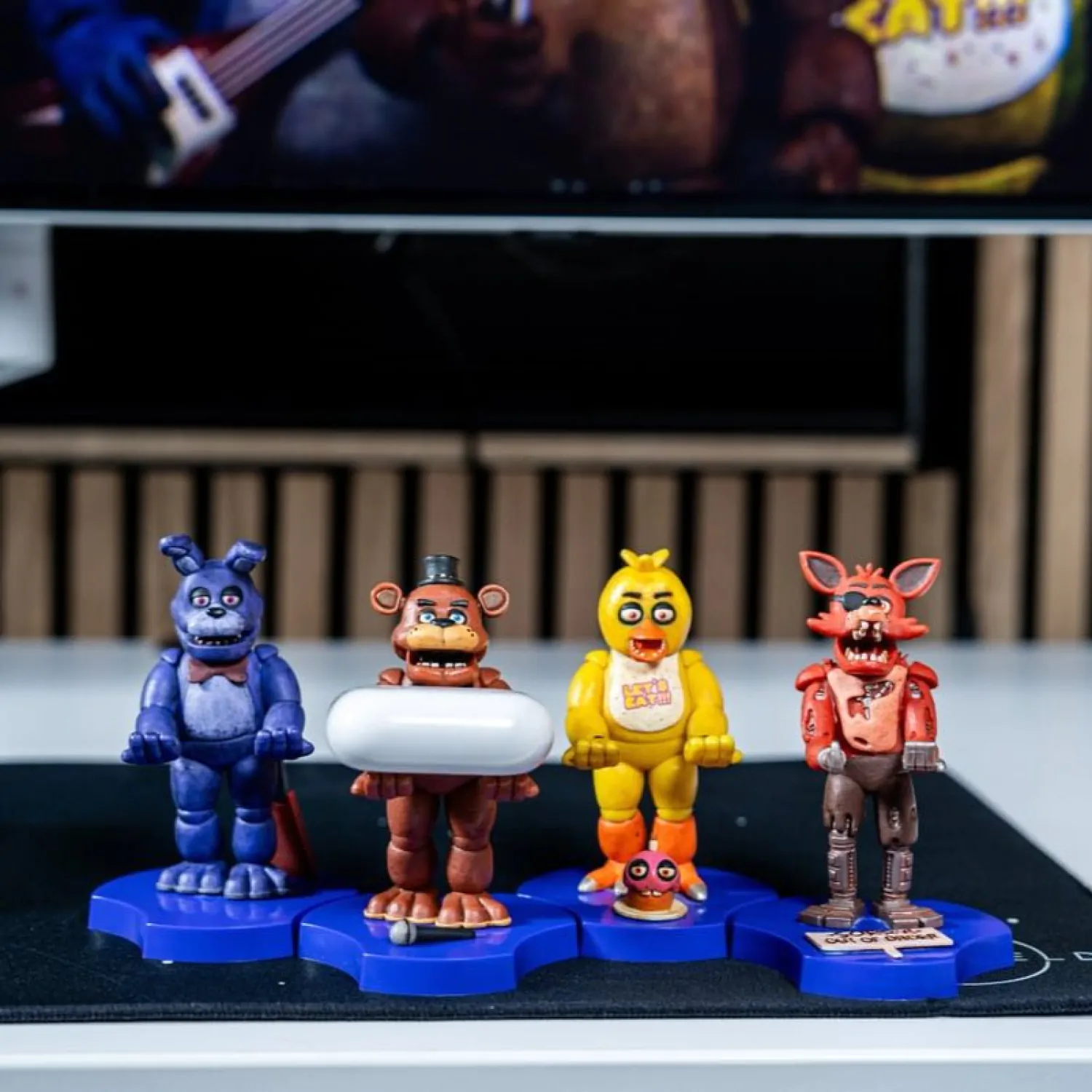 Five Nights at Freddy's Chica Holdems Cable Guys Mini uchwyt na urządzenie i stojak na telefon zdjęcie produktu