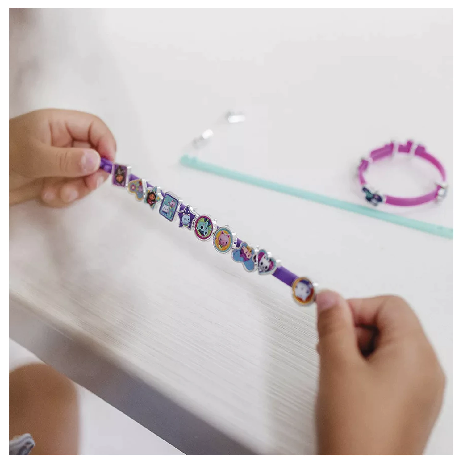 Gabi's Dollhouse Cats Zestaw do robienia bransoletek zdjęcie produktu