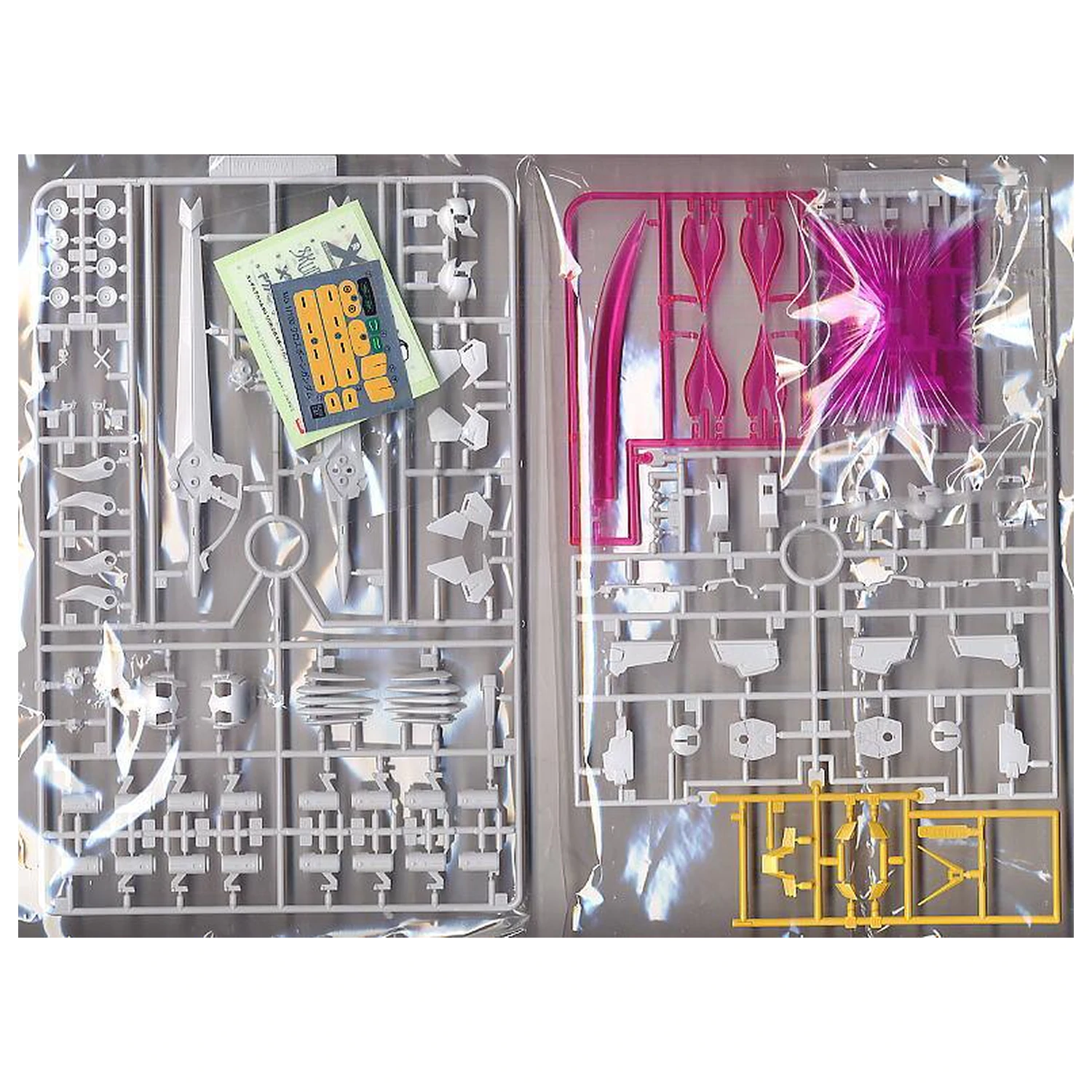 GUNDAM MG 1/100 Crossbone Full Cloth Gundam Zestaw Modelowy zdjęcie produktu