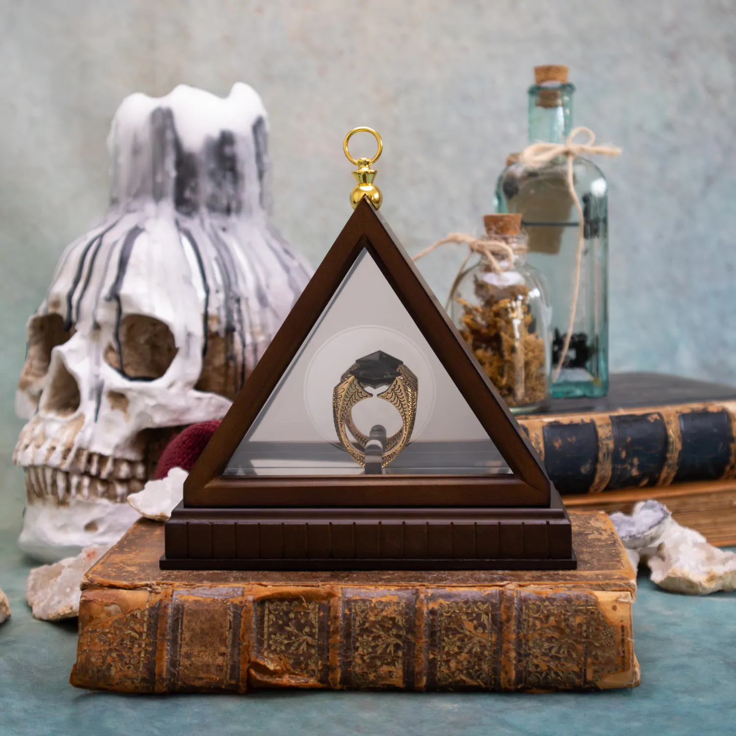 Replika 1/1 Pierścienia Lorda Voldemorta Horcrux z Harry'ego Pottera (pozłacany) zdjęcie produktu