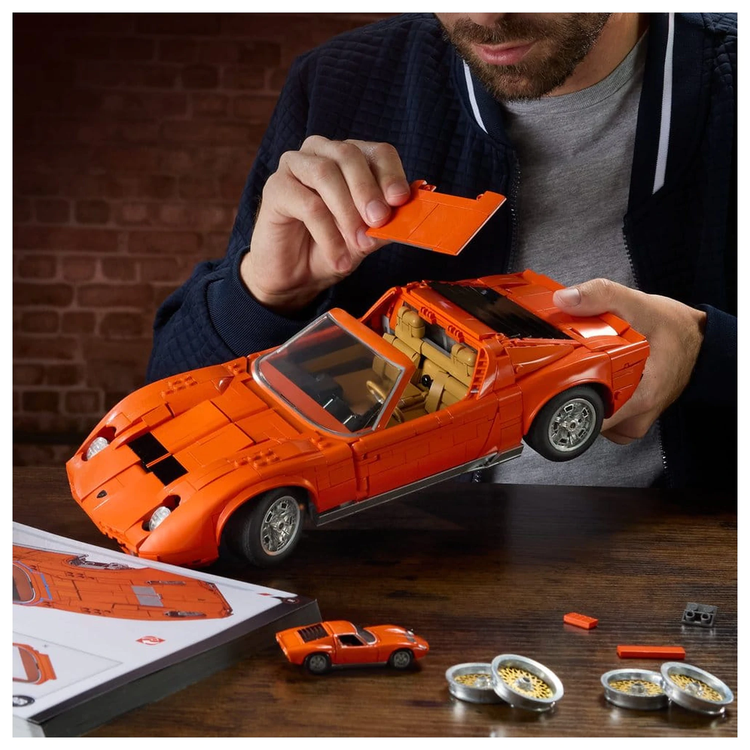 Hot Wheels Premium Mattel Brick Shop Zestaw Klocków Budowlanych 1/12 Lamborghini Miura P400 SV zdjęcie produktu