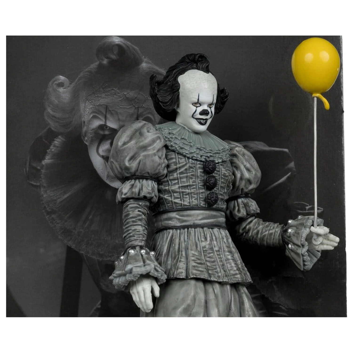 It Welcome to Derry Movie Maniacs Figurka Pennywise (Black & White) 16 cm zdjęcie produktu