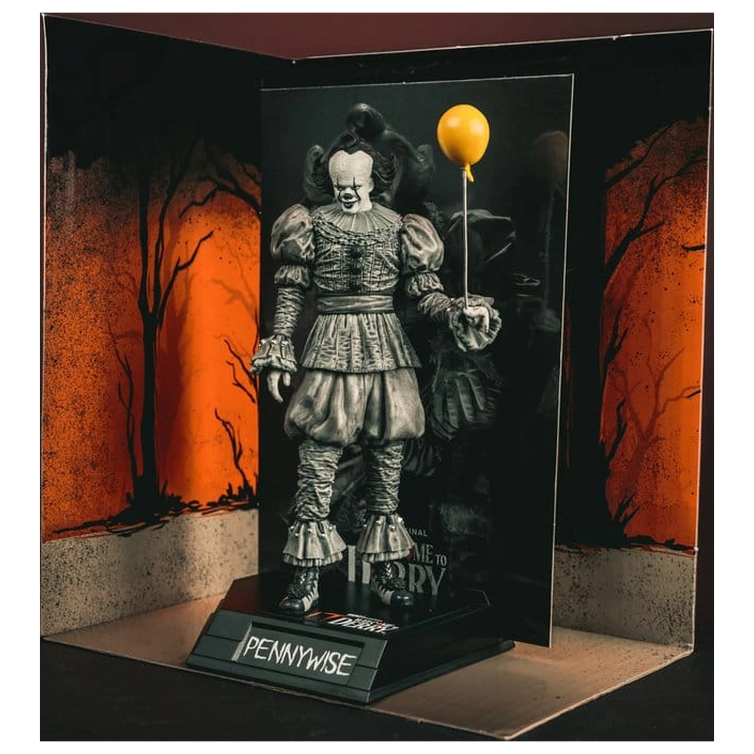 It Welcome to Derry Movie Maniacs Figurka Pennywise (Black & White) 16 cm zdjęcie produktu