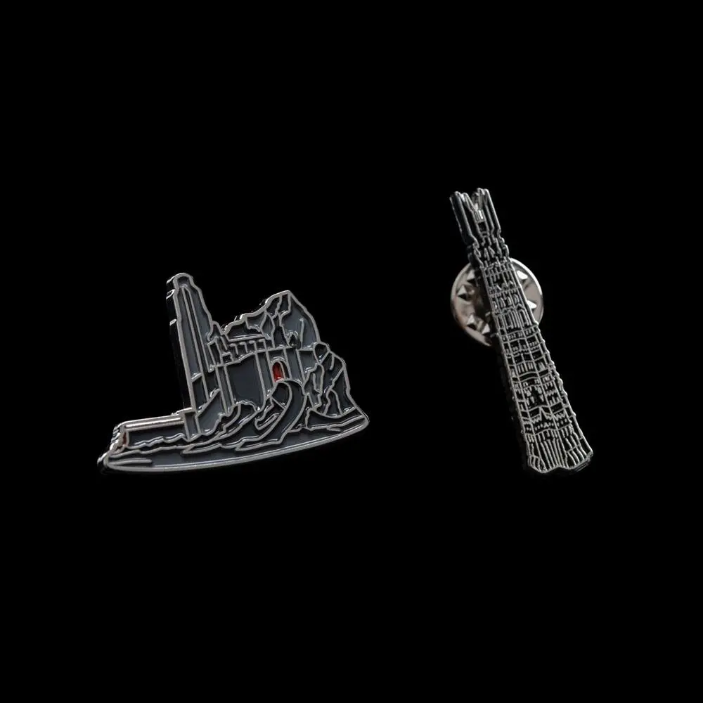 Lord of the Rings Collectors Pins 2-Pack Helm's Deep & Orthanc - Zestaw 2 przypinek kolekcjonerskich W Helmowym Jarze & Orthanc zdjęcie produktu