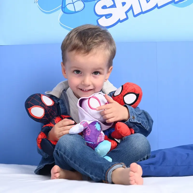 Marvel Pluszowa Figurka Świecące W Ciemności Oczy Spider-Man 25 cm zdjęcie produktu