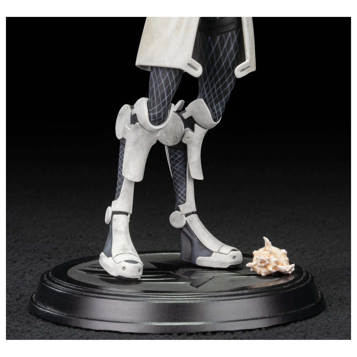 Mass Effect PVC Figurka Mordin Solus 23 cm zdjęcie produktu