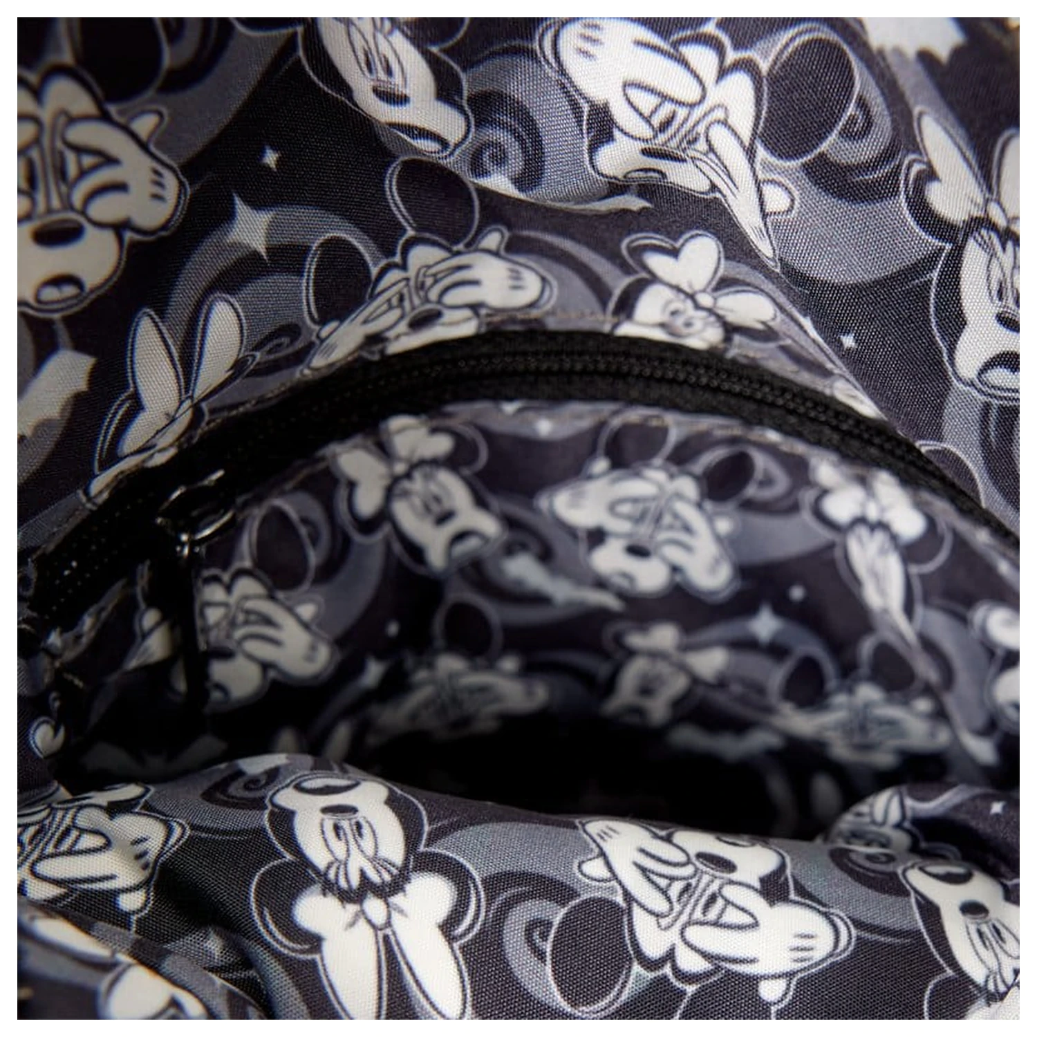 Mickey & Minnie by Loungefly Crossbody Ghost Glow Figural Torba na ramię zdjęcie produktu