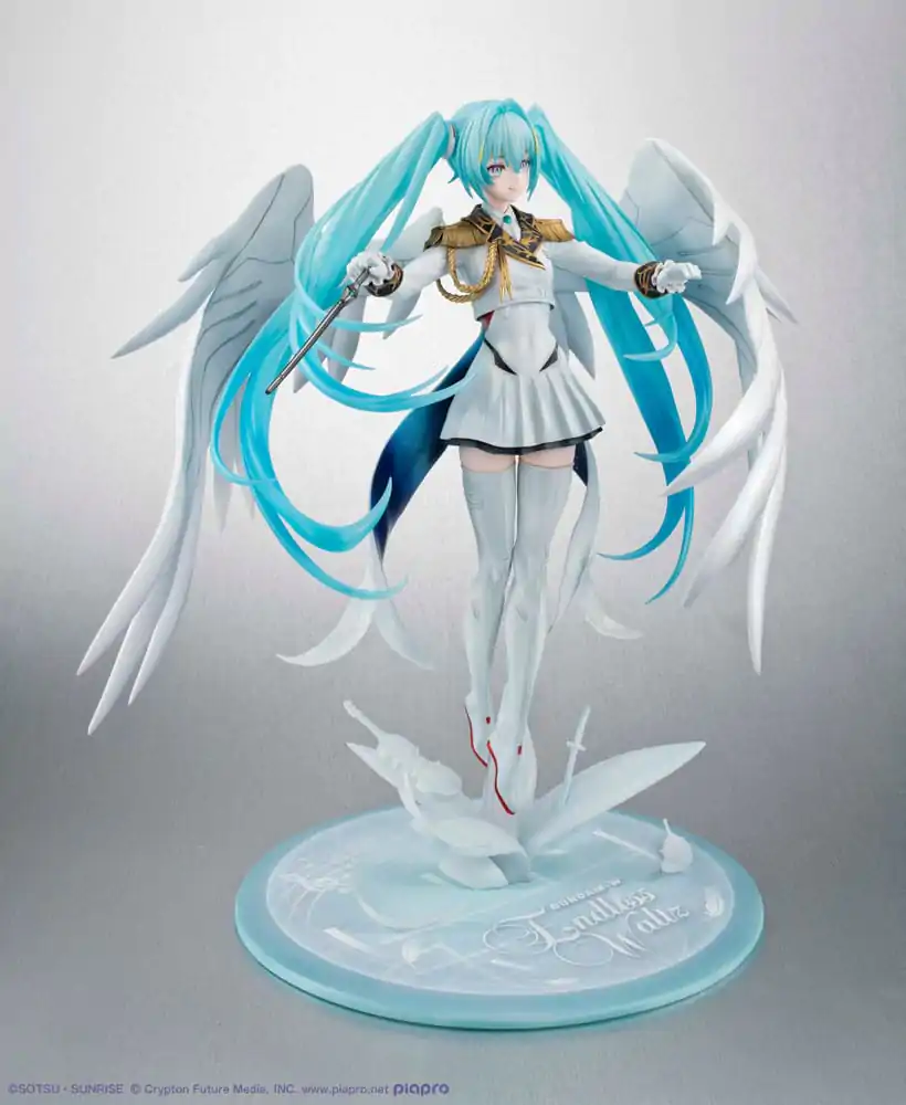 Mobile Suit Gundam x Hatsune Miku Lucrea PVC Statua Hatsune Miku x Wing Gundam Zero EW 45. rocznica 27 cm zdjęcie produktu