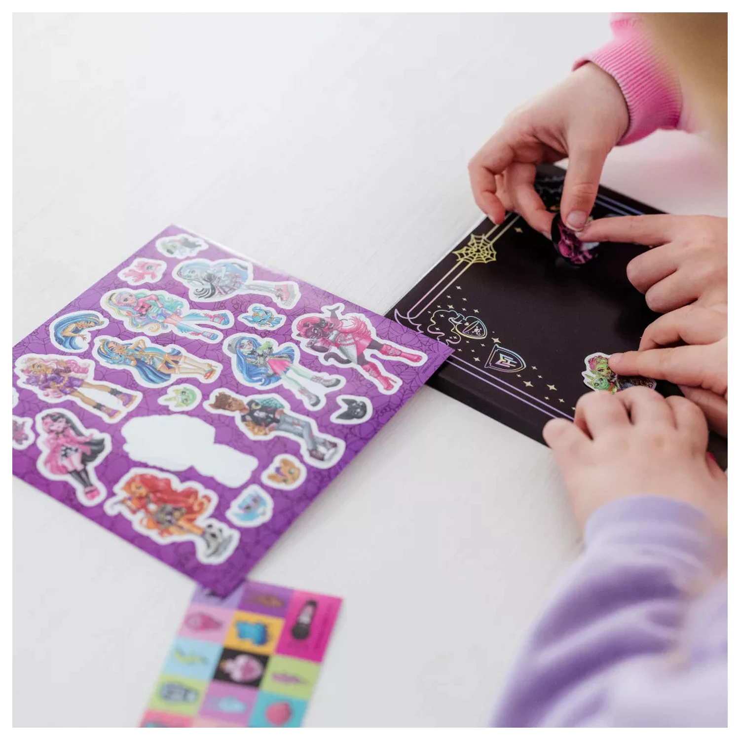 Monster High Zestaw Ciemnych Naklejek zdjęcie produktu