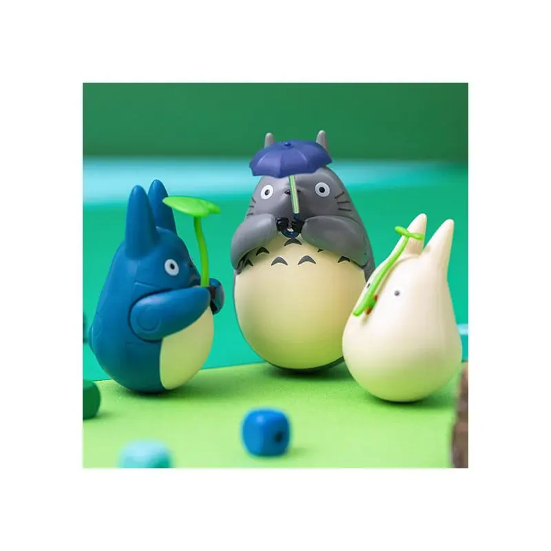 Mój Sąsiad Totoro Figurka z Okrągłą Podstawą Duży Totoro z liściem 7 cm zdjęcie produktu