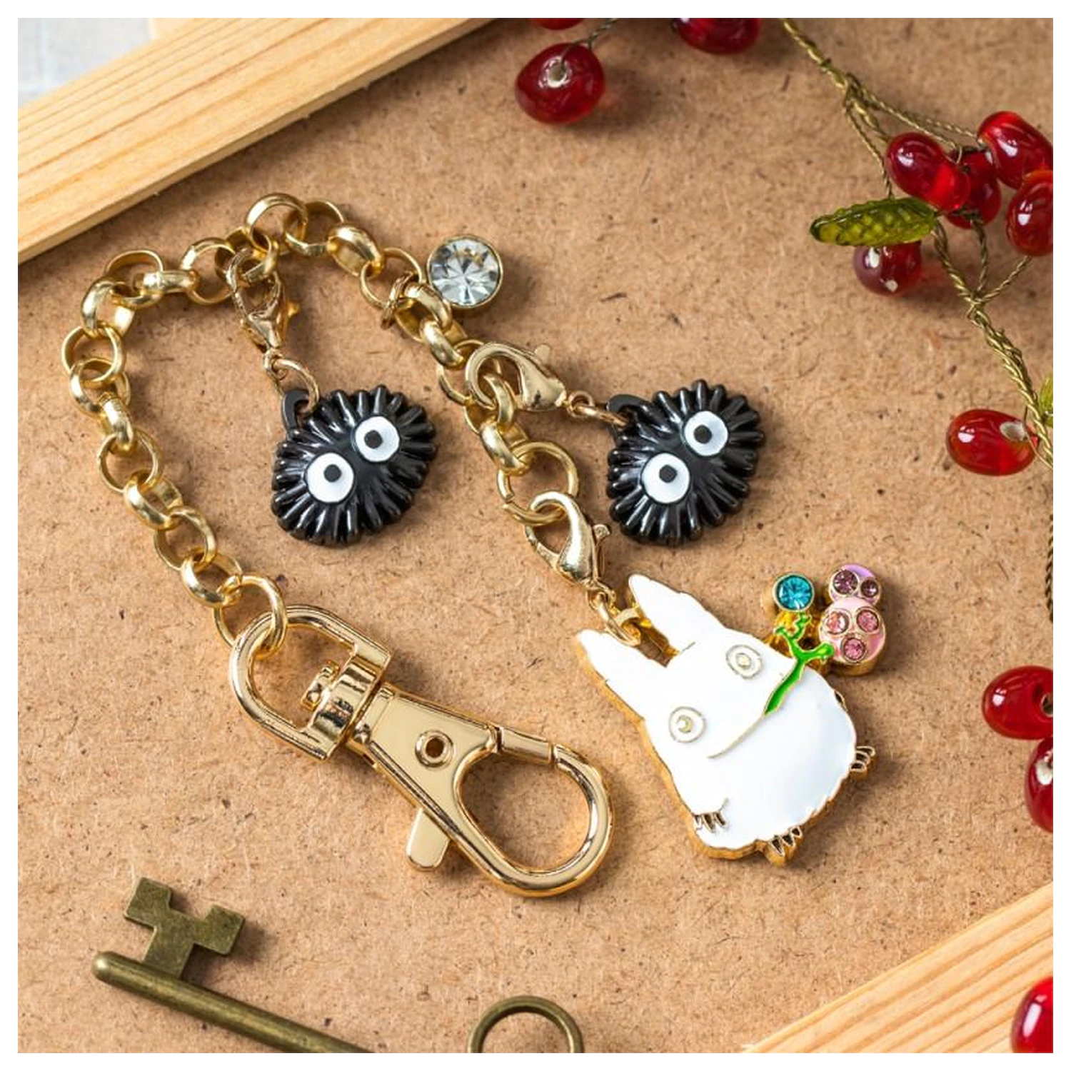 My Neighbor Totoro White Totoro & Fruits charms na łańcuszku zdjęcie produktu