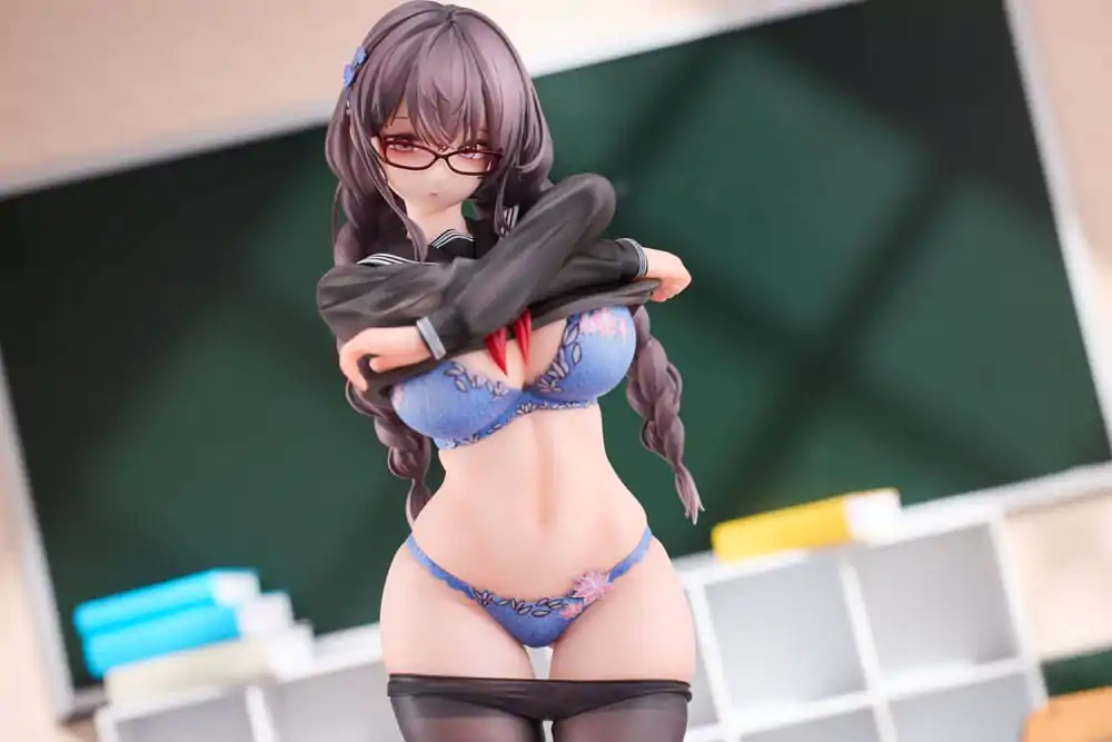 Figurka PVC Original Character 1/6 Gap Glasses Girl Who Doesn't Want To Take Physical Education Class 28 cm zdjęcie produktu