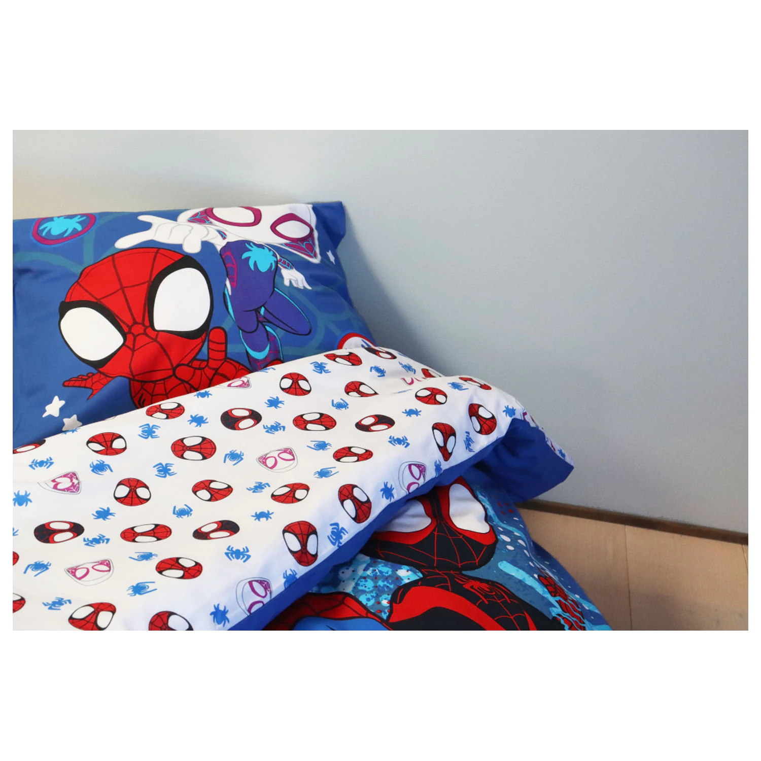 Spider-Man City Adventures zestaw poszewek na kołdrę dla maluchów zdjęcie produktu