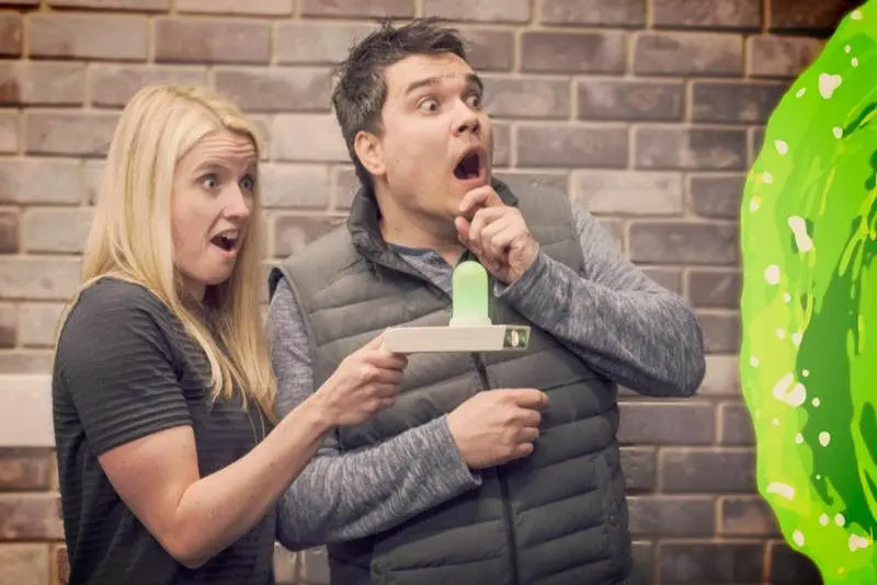 Rick and Morty Winylna Zabawka Pistolet Portalowy z Dźwiękiem i Efektem Świetlnym zdjęcie produktu