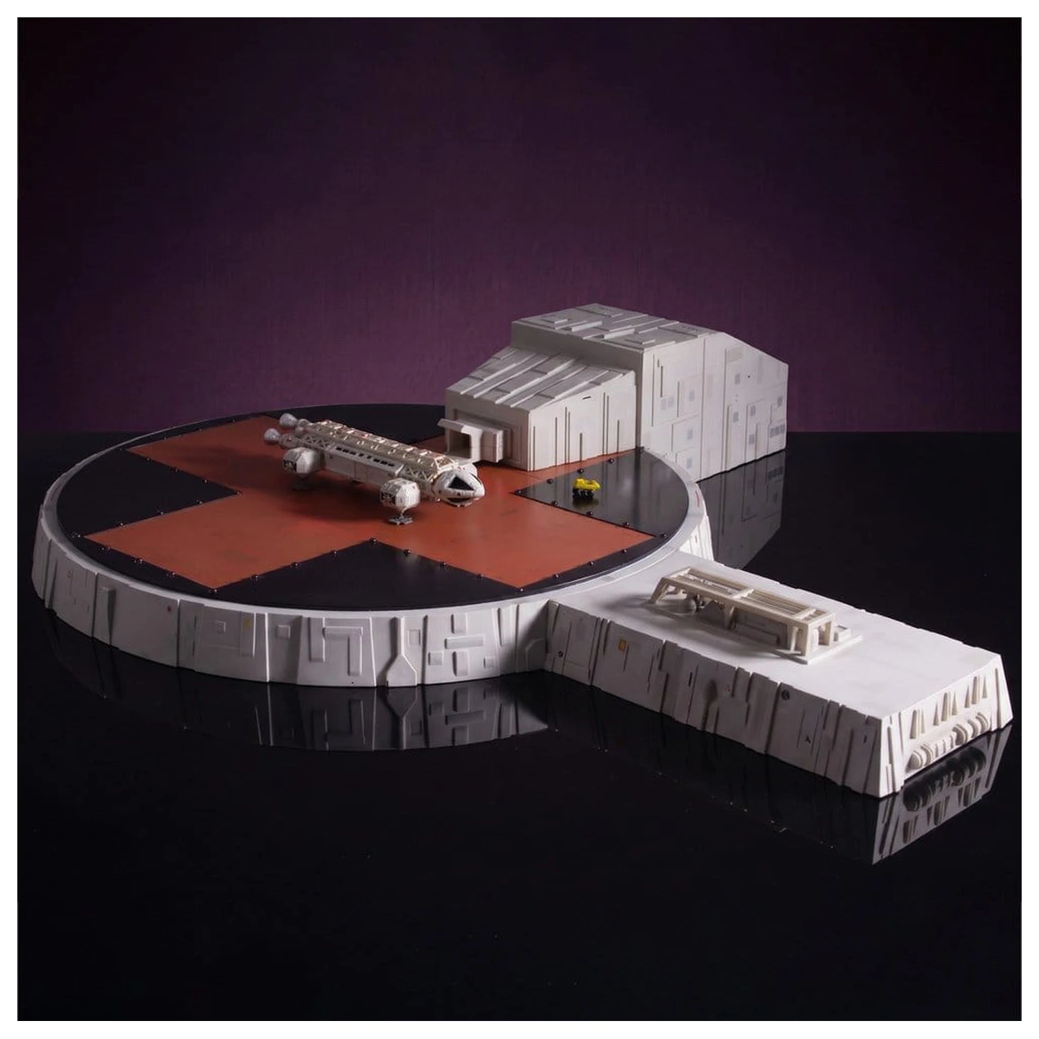 Space 1999 Playset Lądowisko (z Orłem Transportowym) 46 cm zdjęcie produktu